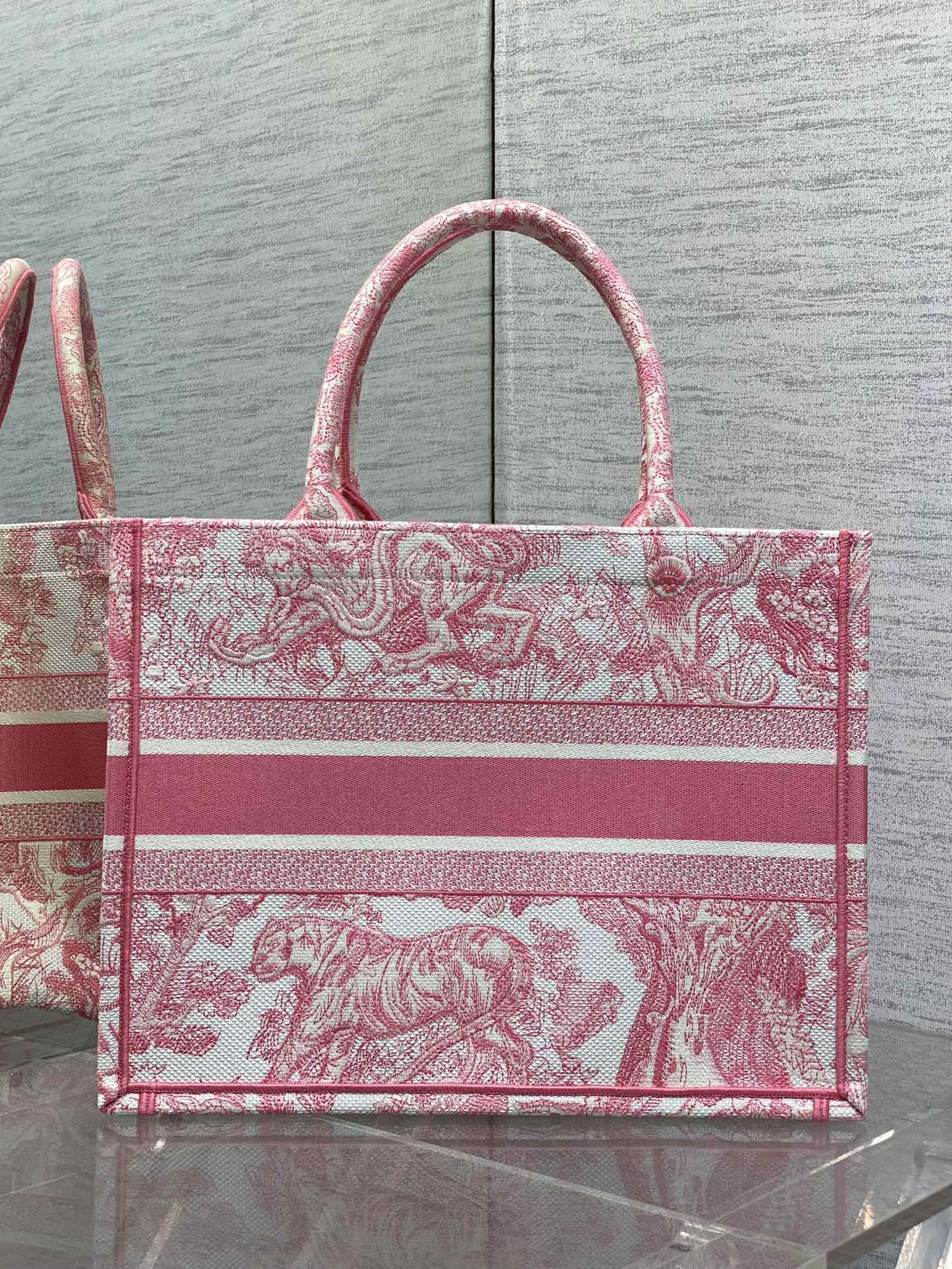 Dio* Medium Book Tote(36*18*28CM)