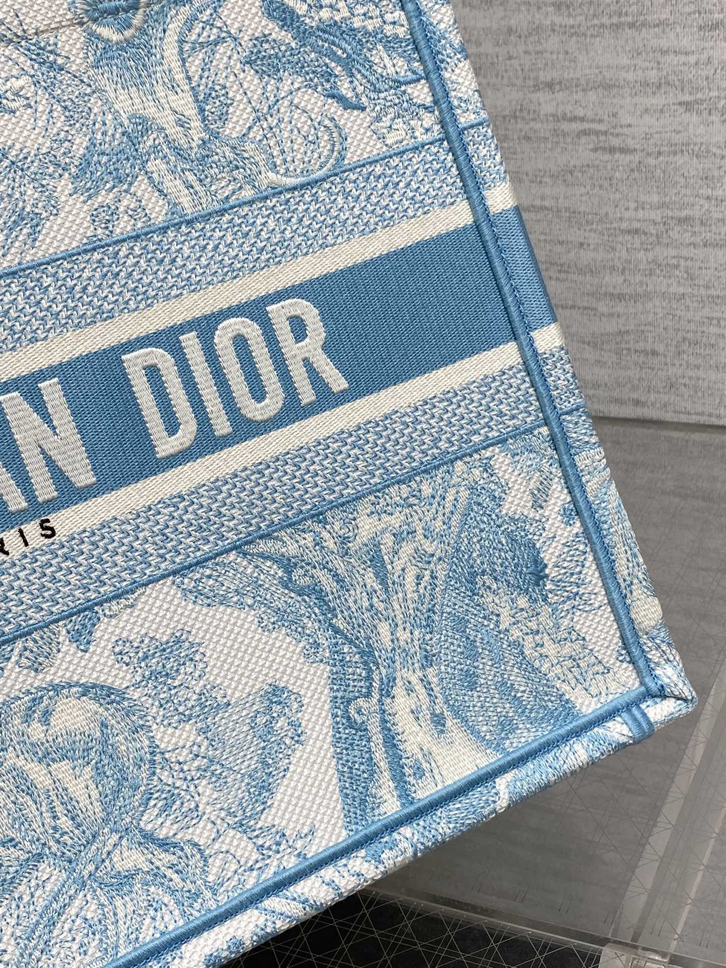 Dio* Medium Book Tote(36*18*28CM)