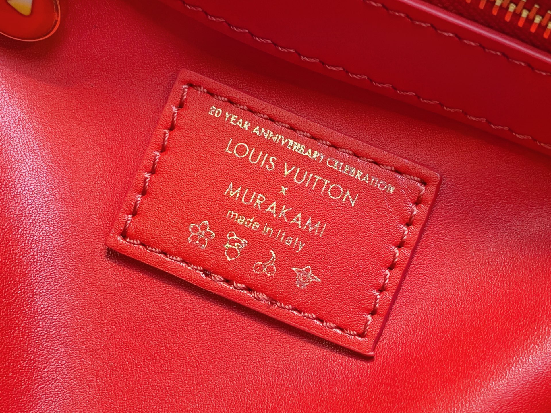 Lo*uis Vuitton Capucines BB Hl Bag(21 x 8 x 14CM)