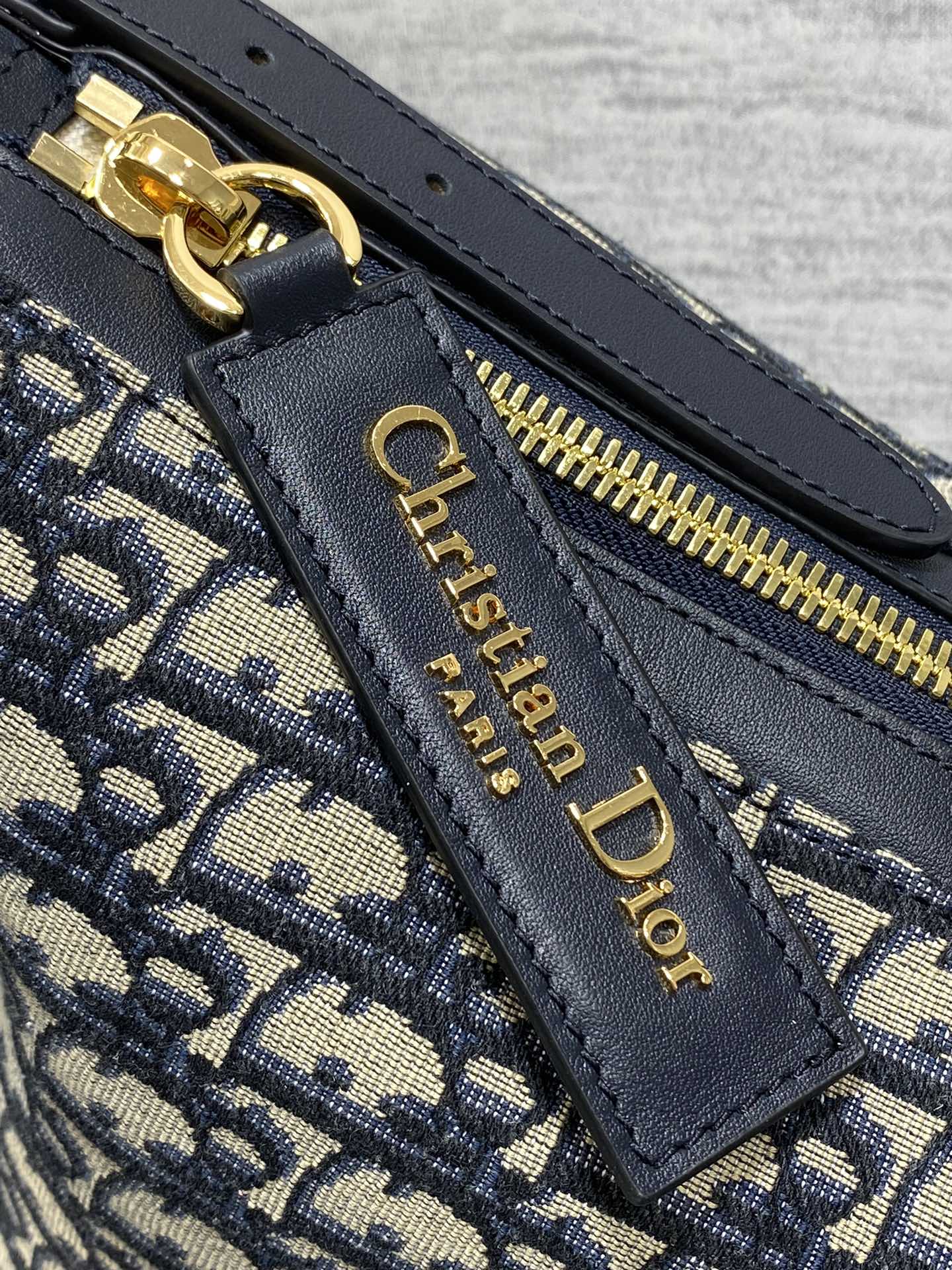 Dio* Medium Journey Bag(33*16*15CM)