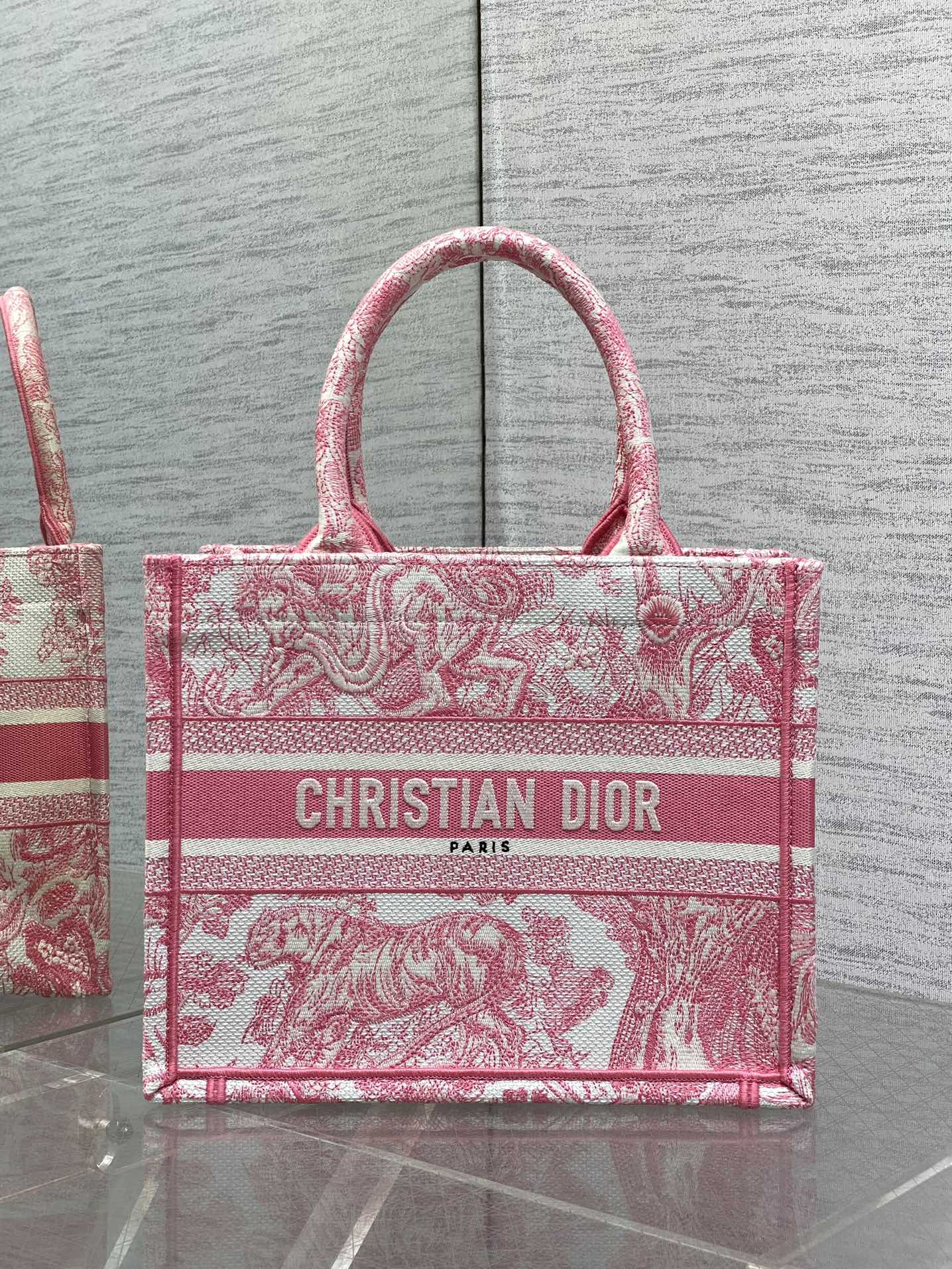 Dio* Small Book Tote(26*8*22CM)