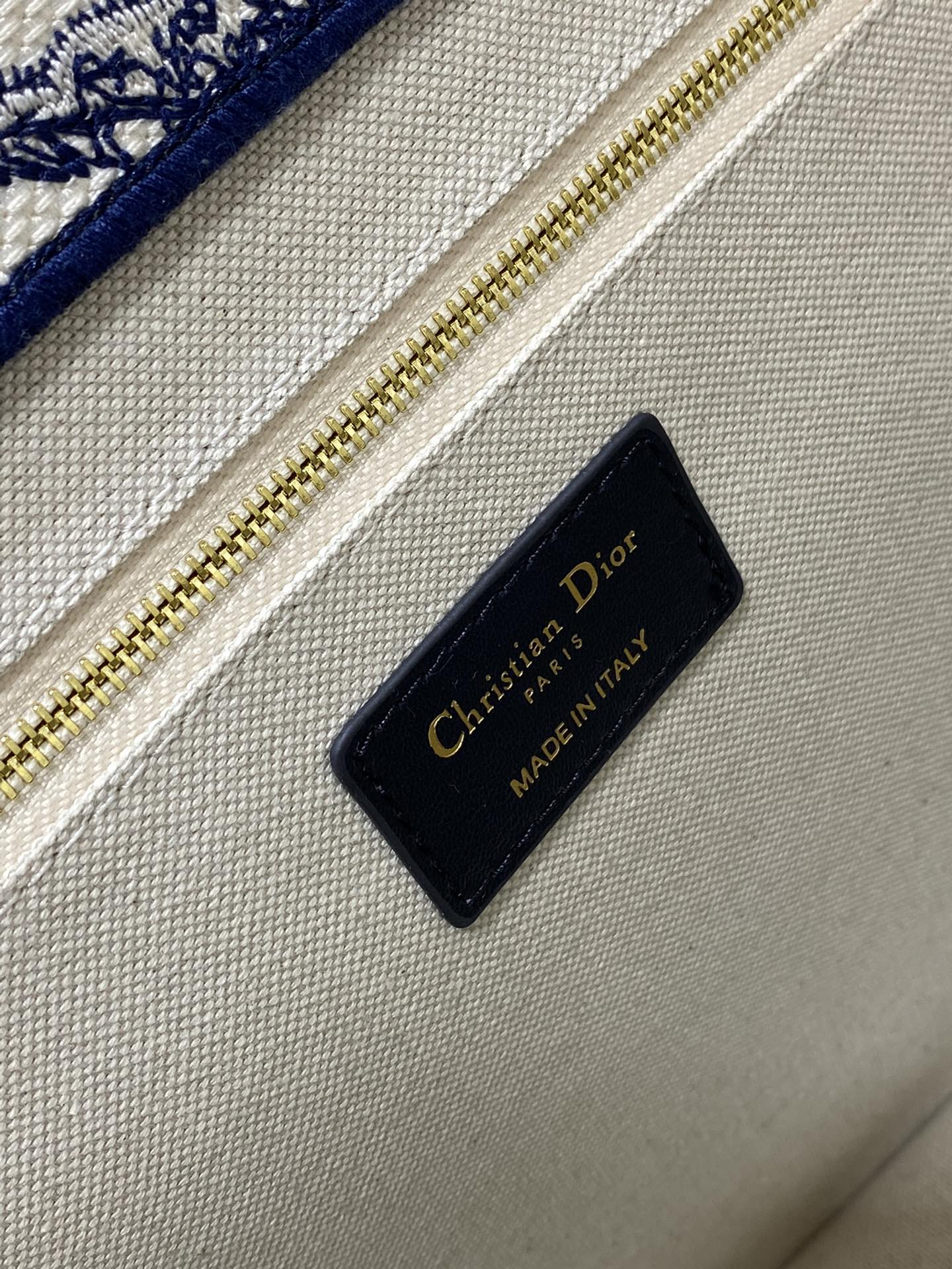 Dio* Medium Book Tote(36*18*28CM)