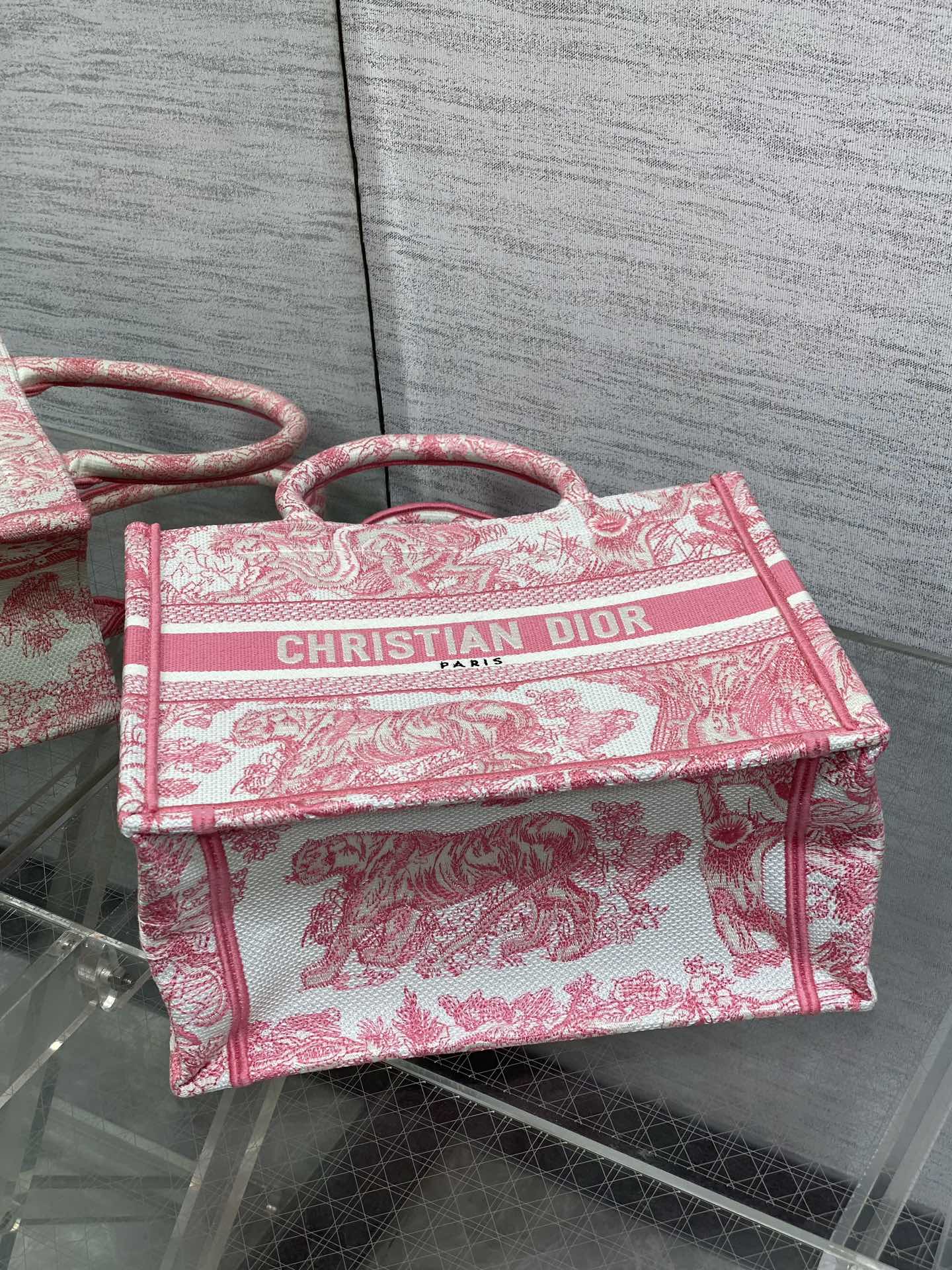 Dio* Small Book Tote(26*8*22CM)