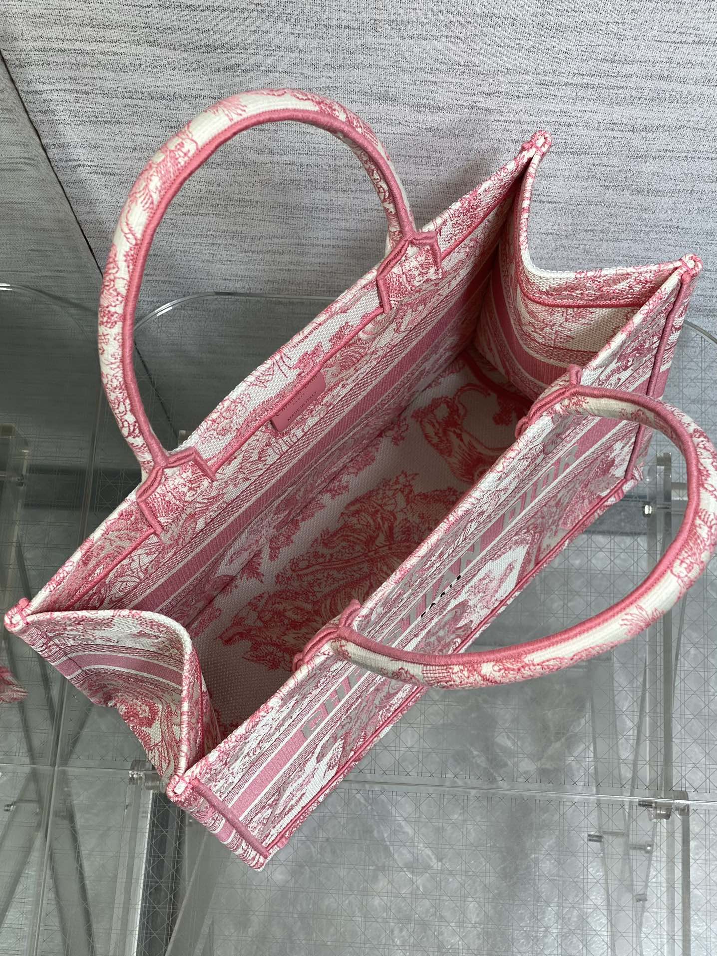 Dio* Medium Book Tote(36*18*28CM)