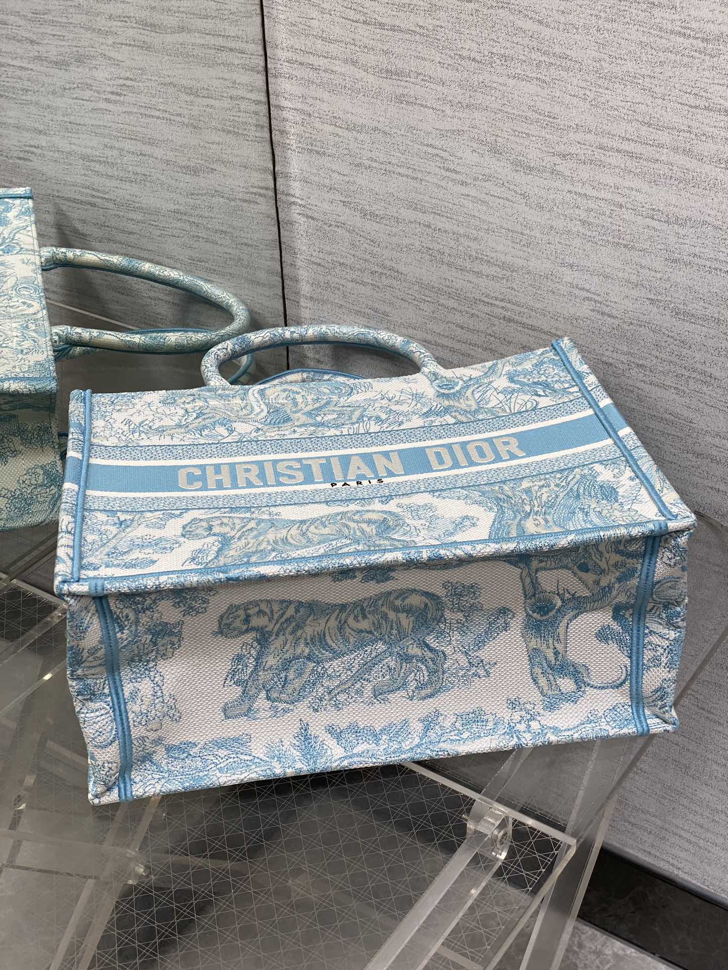 Dio* Medium Book Tote(36*18*28CM)