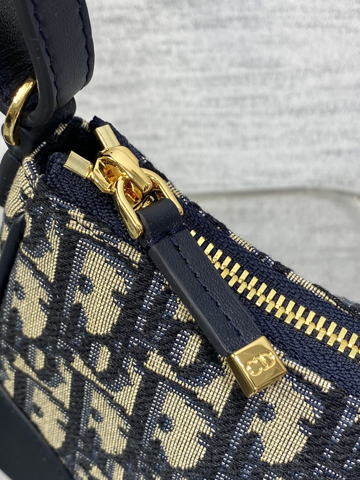 Dio* 30 Montaigne Cigale Bag(26*12*7CM)