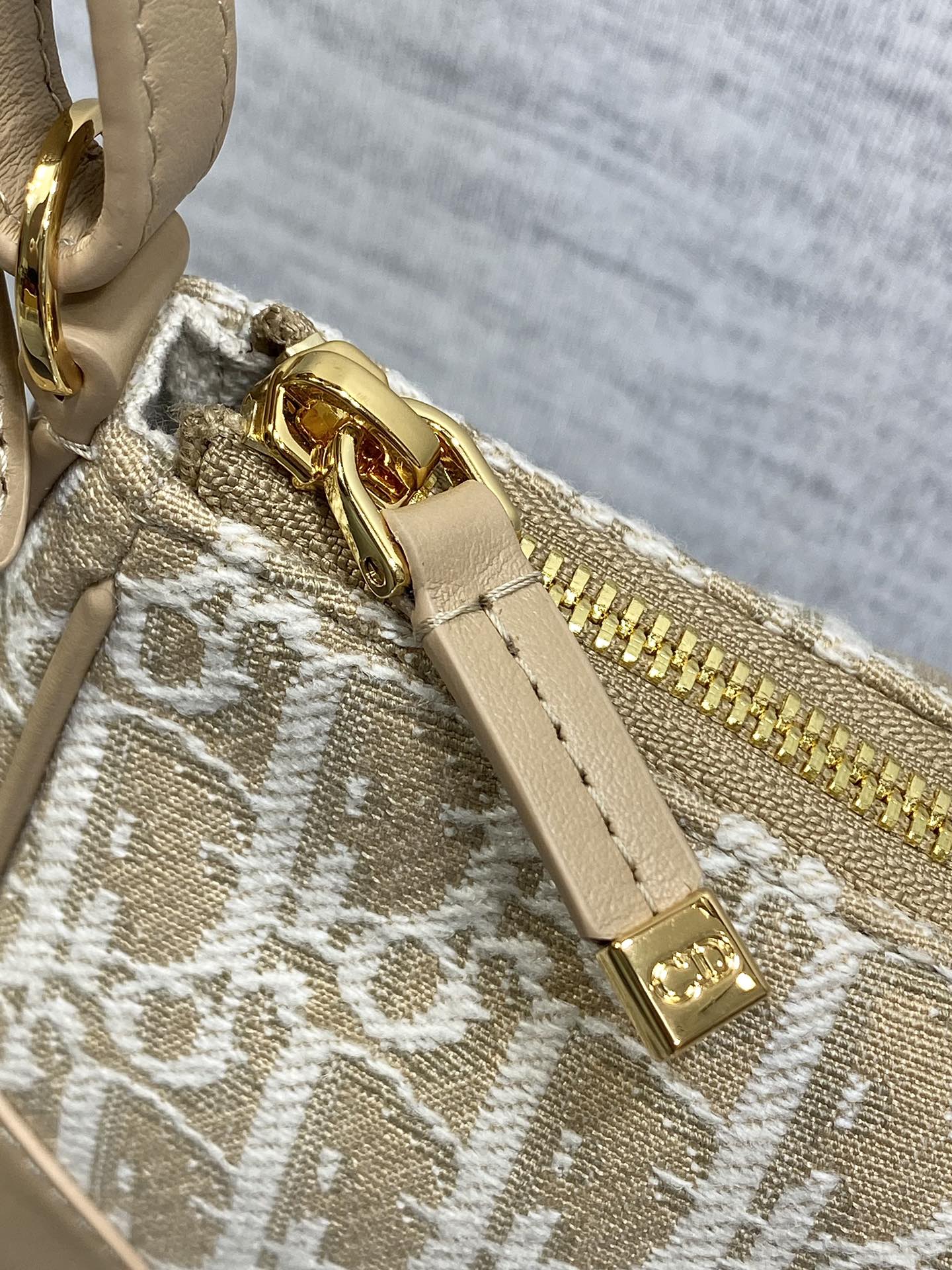 Dio* 30 Montaigne Cigale Bag(26*12*7CM)