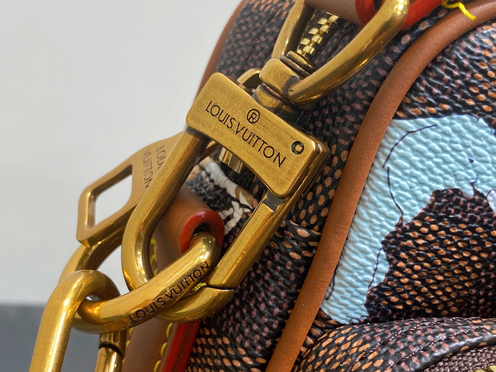 Lo*uis Vuitton Nil Bd Bag (17.5 x 11 x 25CM)