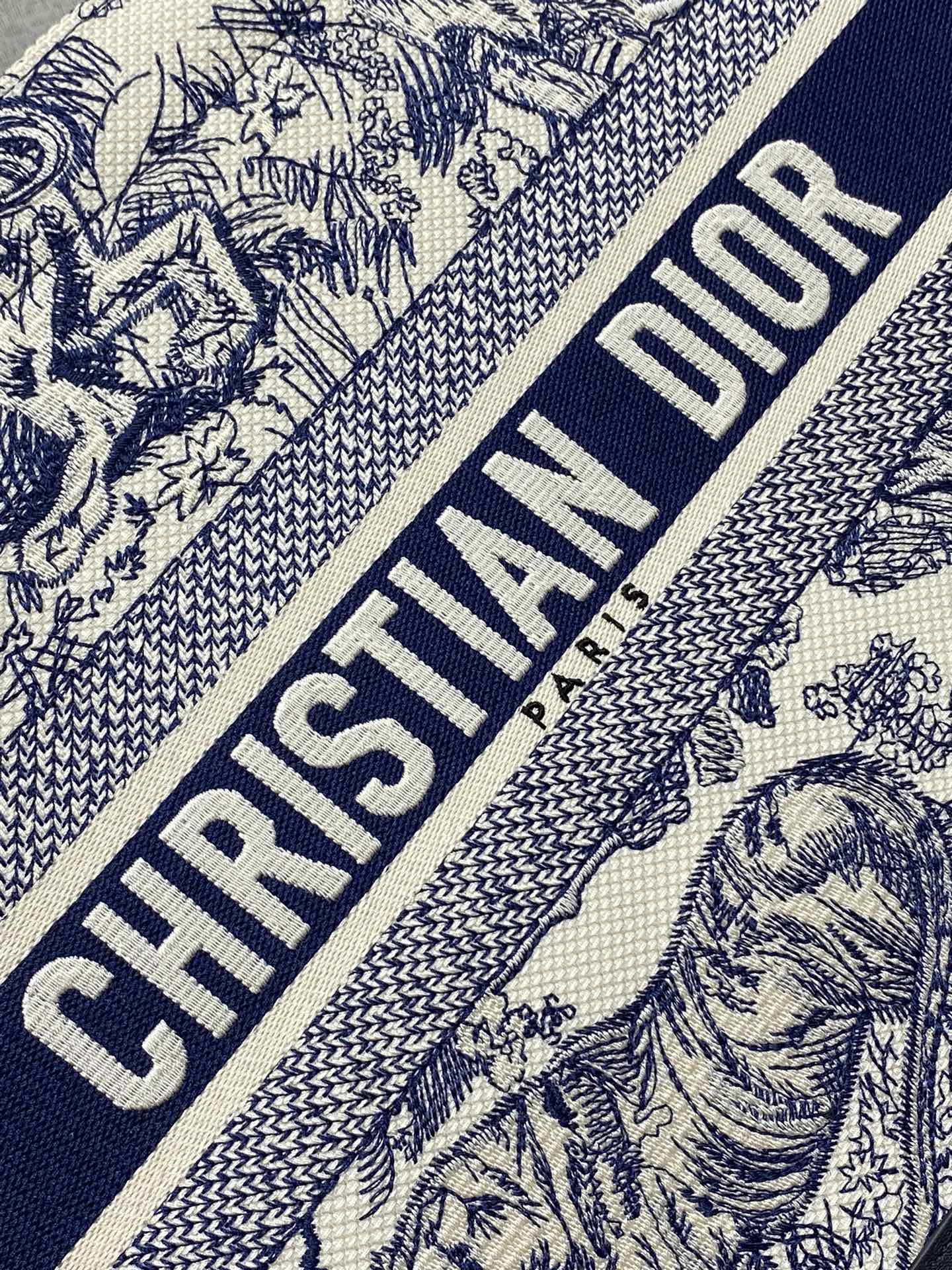 Dio* Medium Book Tote(36*18*28CM)