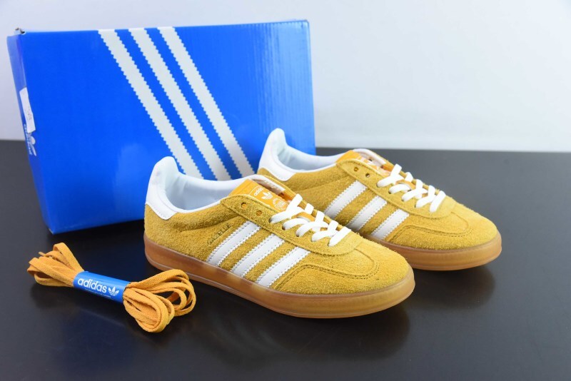 Adidas Gazelle HQ8716 Shoes
