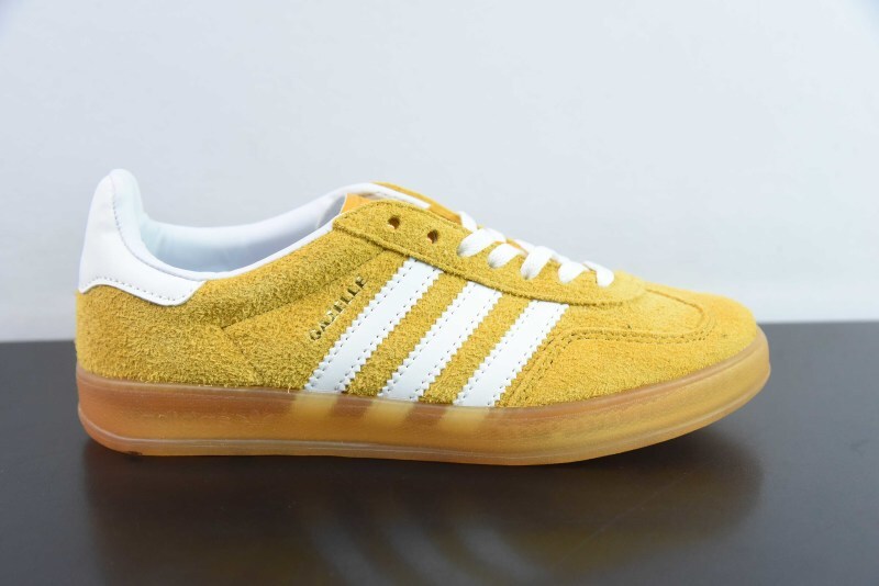 Adidas Gazelle HQ8716 Shoes