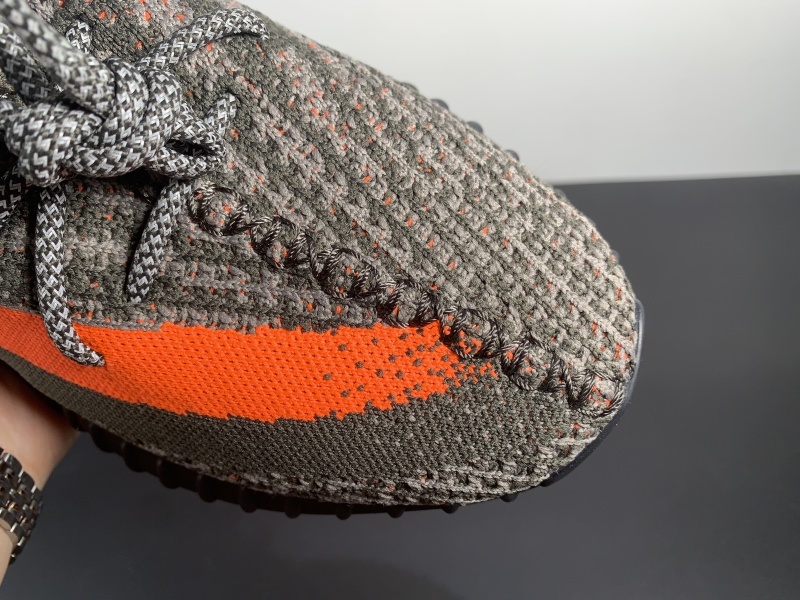 Yeezy Boost 350 V2 Carbon Beluga HQ7045