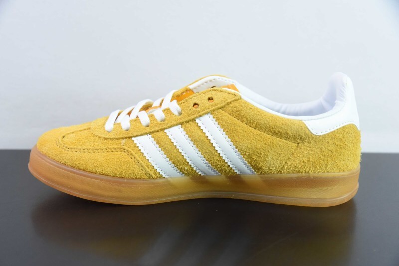 Adidas Gazelle HQ8716 Shoes