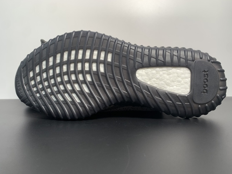Yeezy Boost 350 V2 Carbon Beluga HQ7045