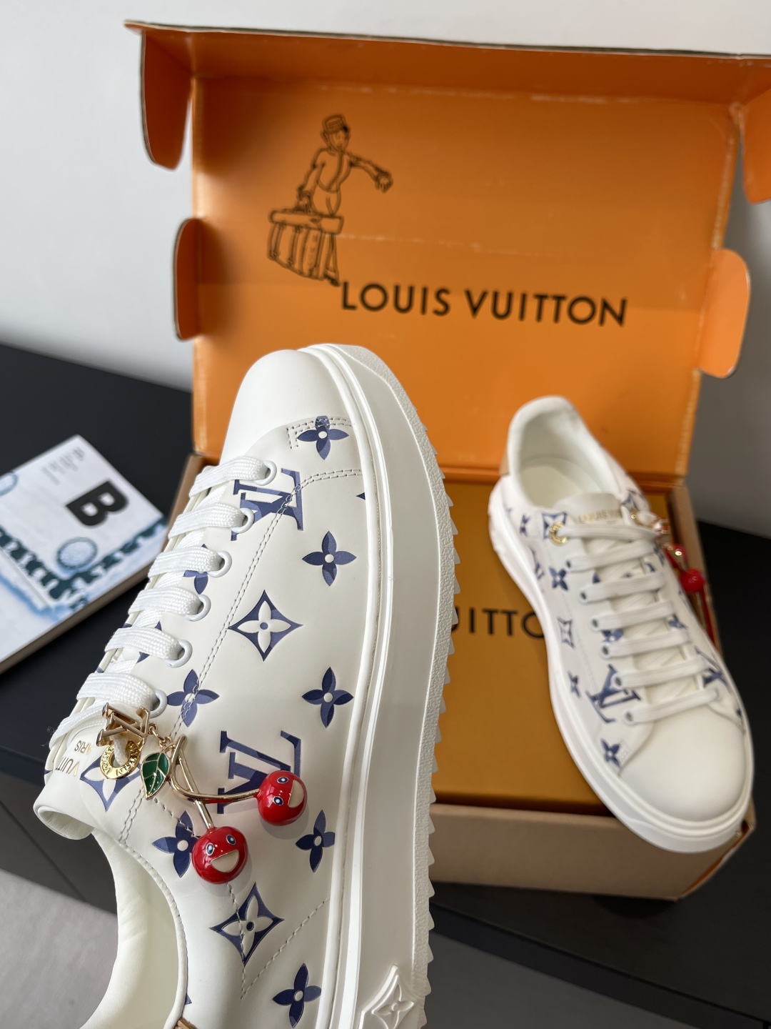Lo*uis Vu*itton Sneakers(EU35-41)