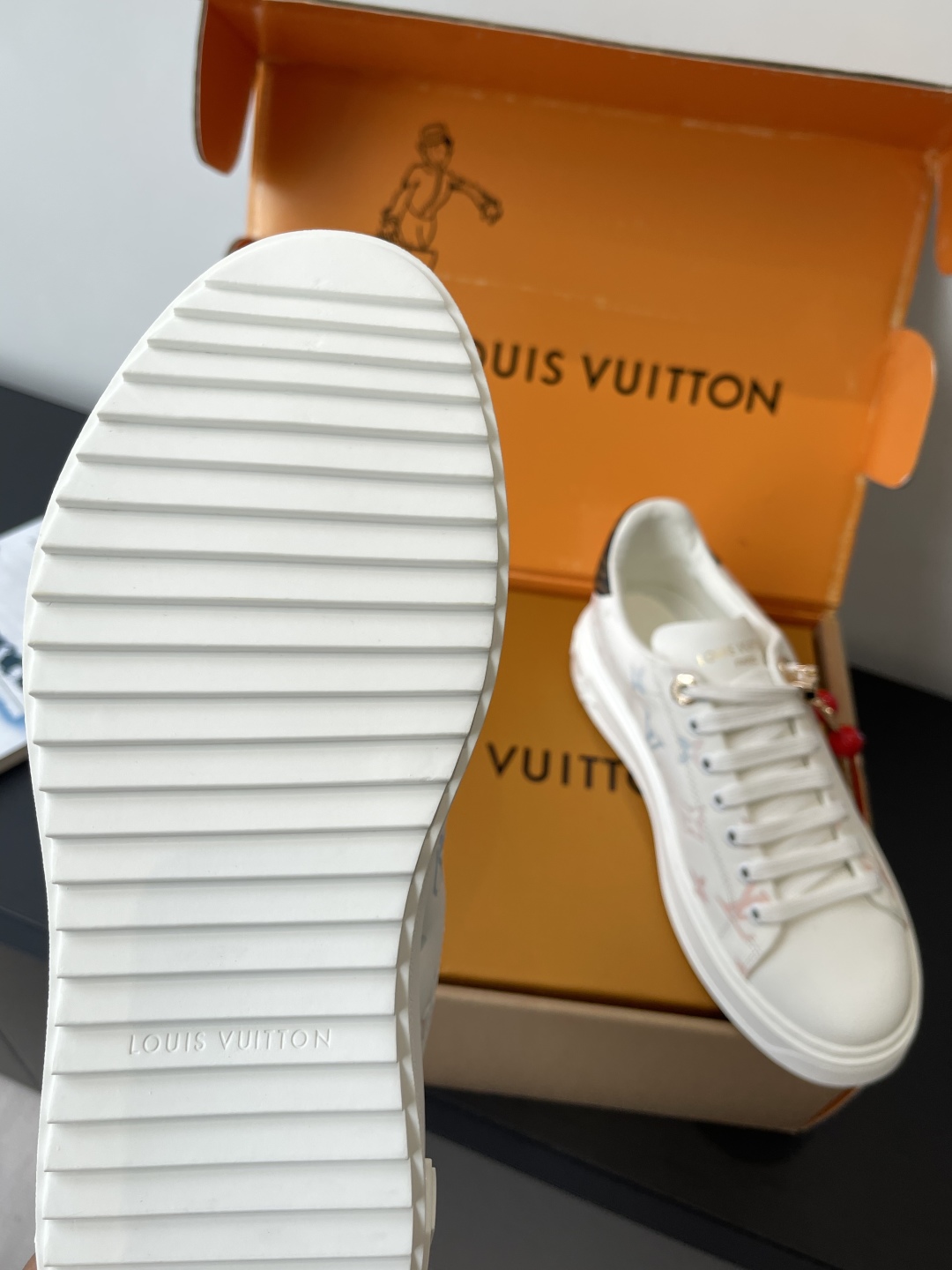 Lo*uis Vu*itton Sneakers(EU35-41)