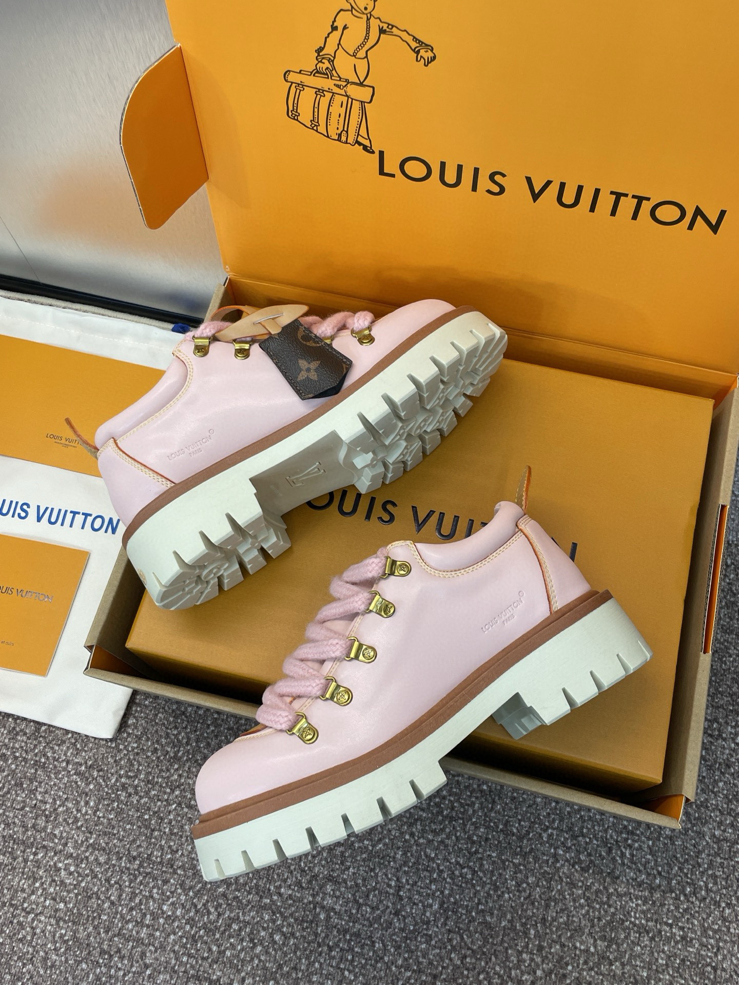 Lo*uis Vu*itton Sneakers(EU35-45)