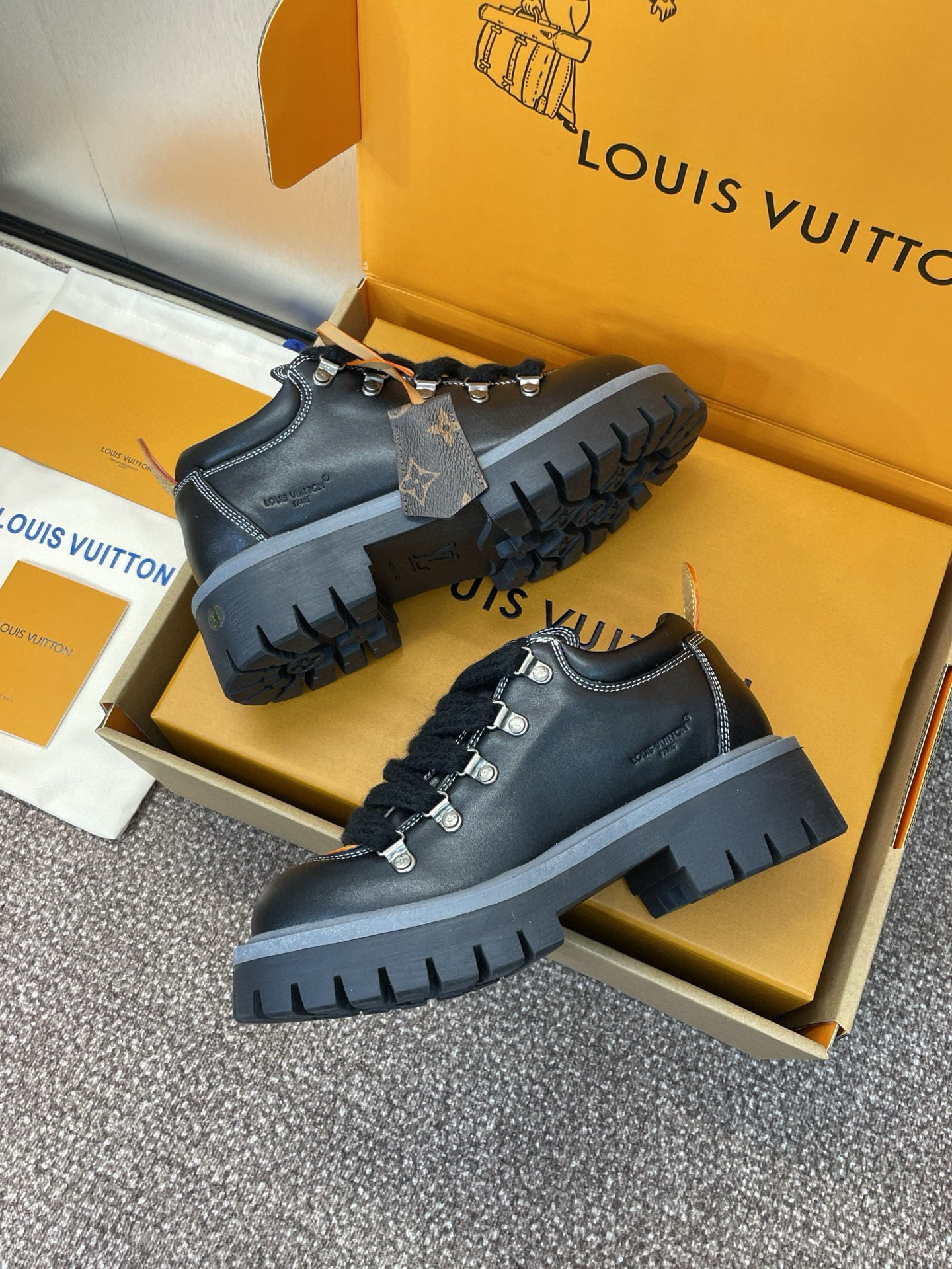 Lo*uis Vu*itton Sneakers(EU35-45)