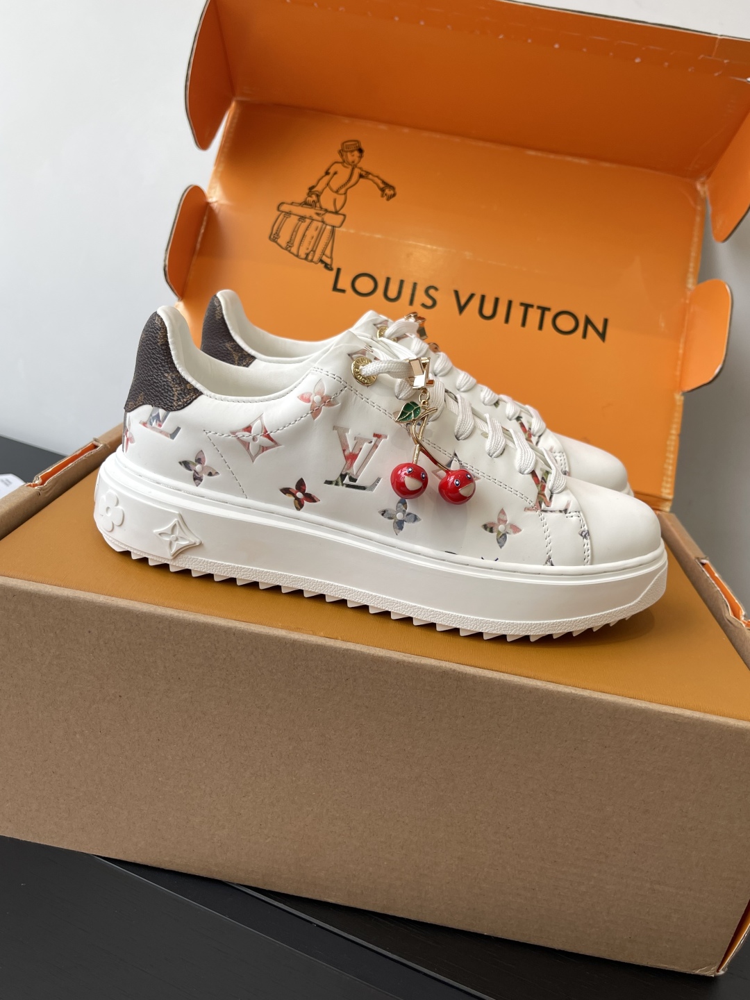 Lo*uis Vu*itton Sneakers(EU35-41)