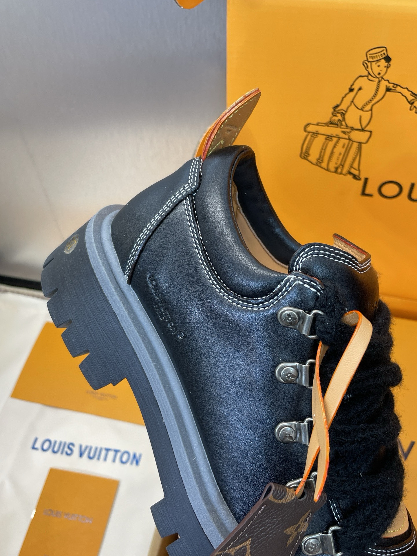 Lo*uis Vu*itton Sneakers(EU35-45)