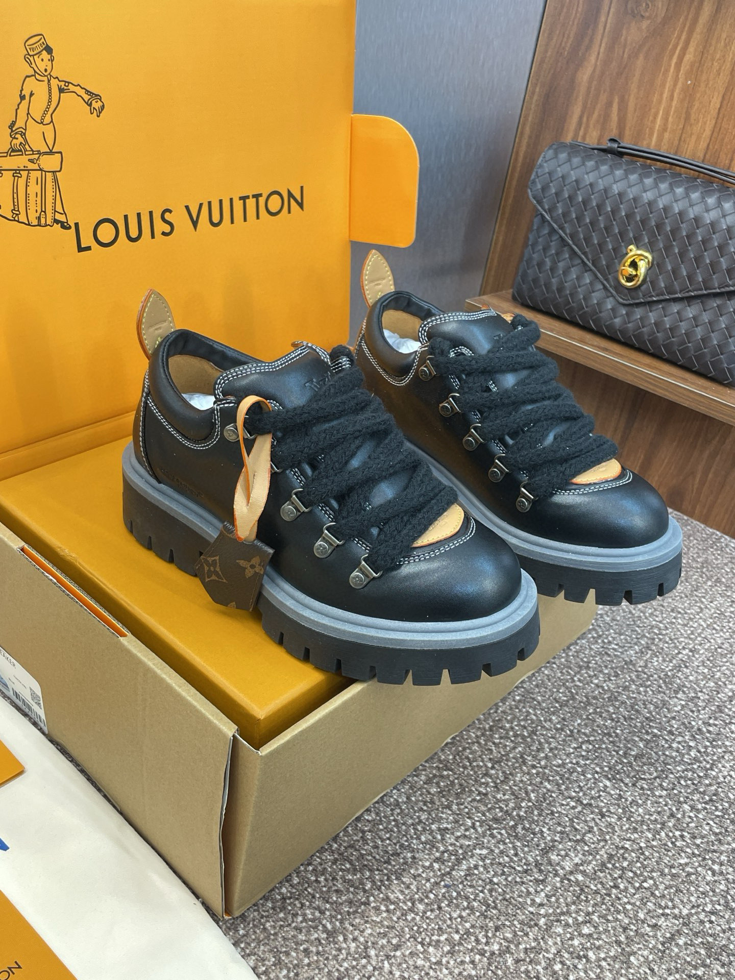 Lo*uis Vu*itton Sneakers(EU35-45)