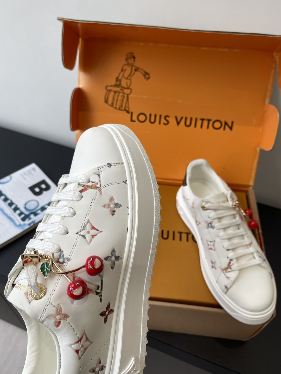Lo*uis Vu*itton Sneakers(EU35-41)