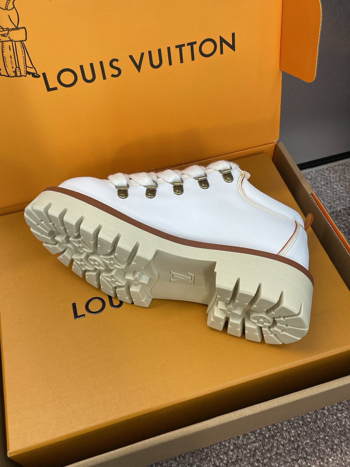 Lo*uis Vu*itton Sneakers(EU35-45)