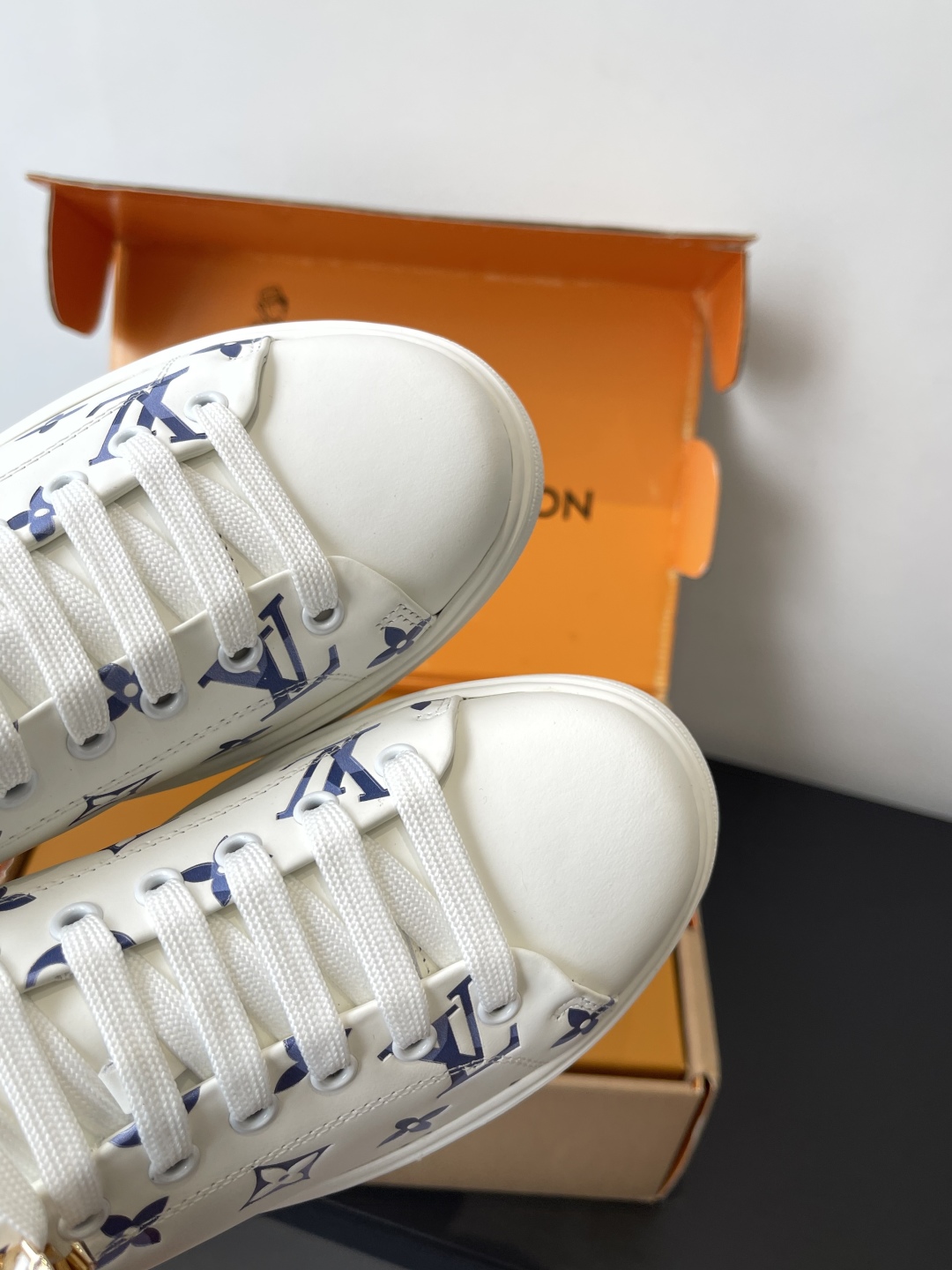 Lo*uis Vu*itton Sneakers(EU35-41)