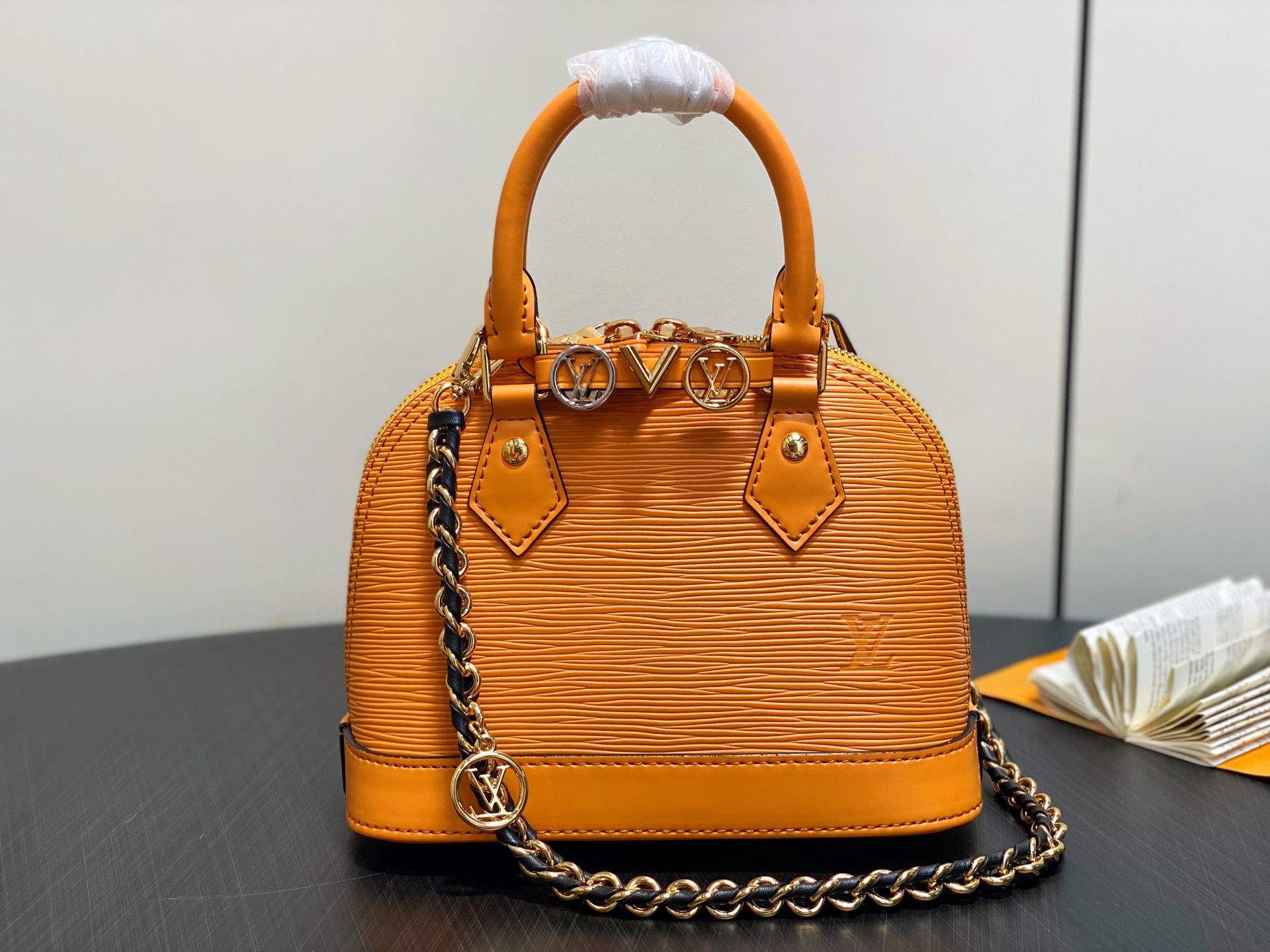 L*V Alma Mini(15 x 19.5 x 10CM)