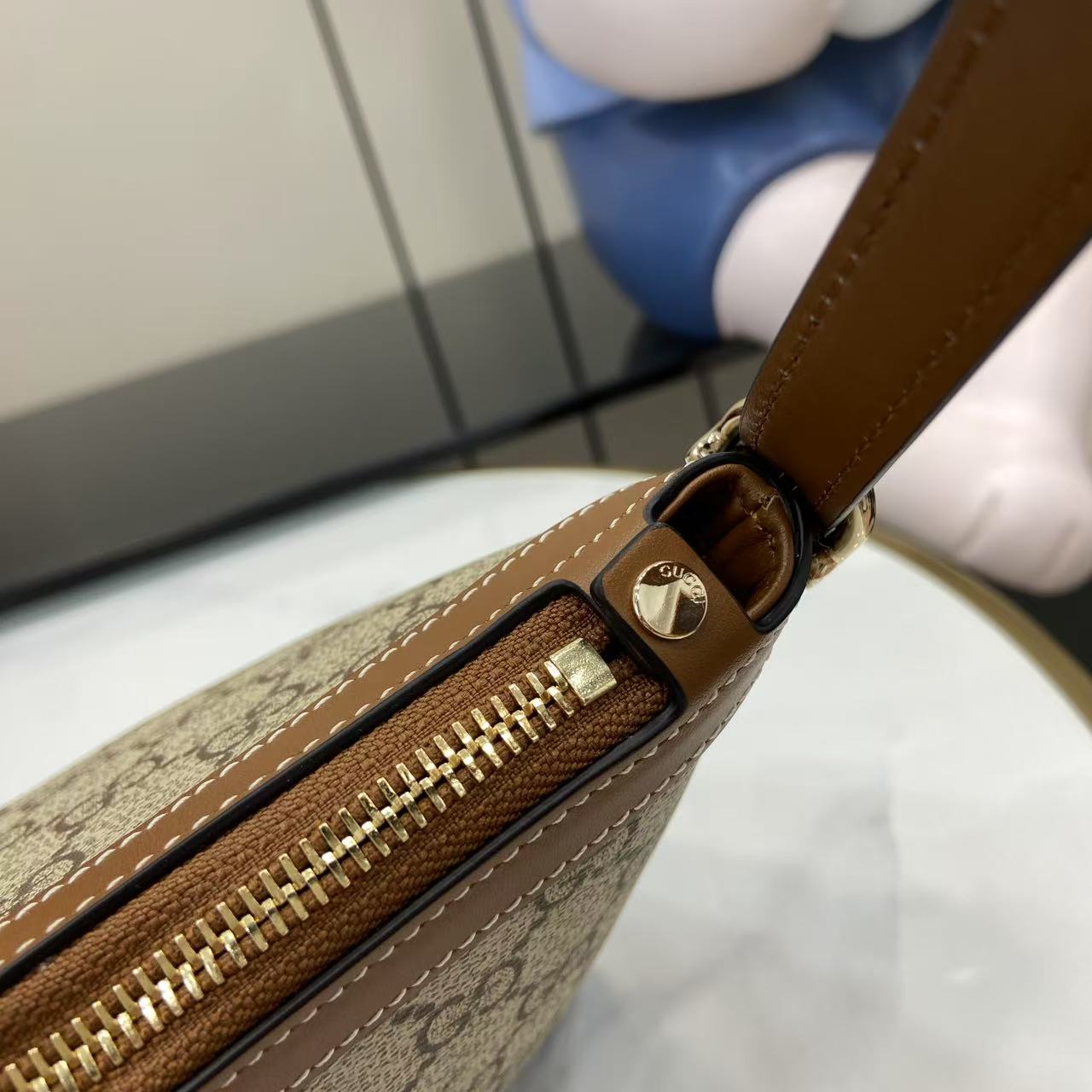 Gucc* GG Emblem Bag(22*14*8CM)