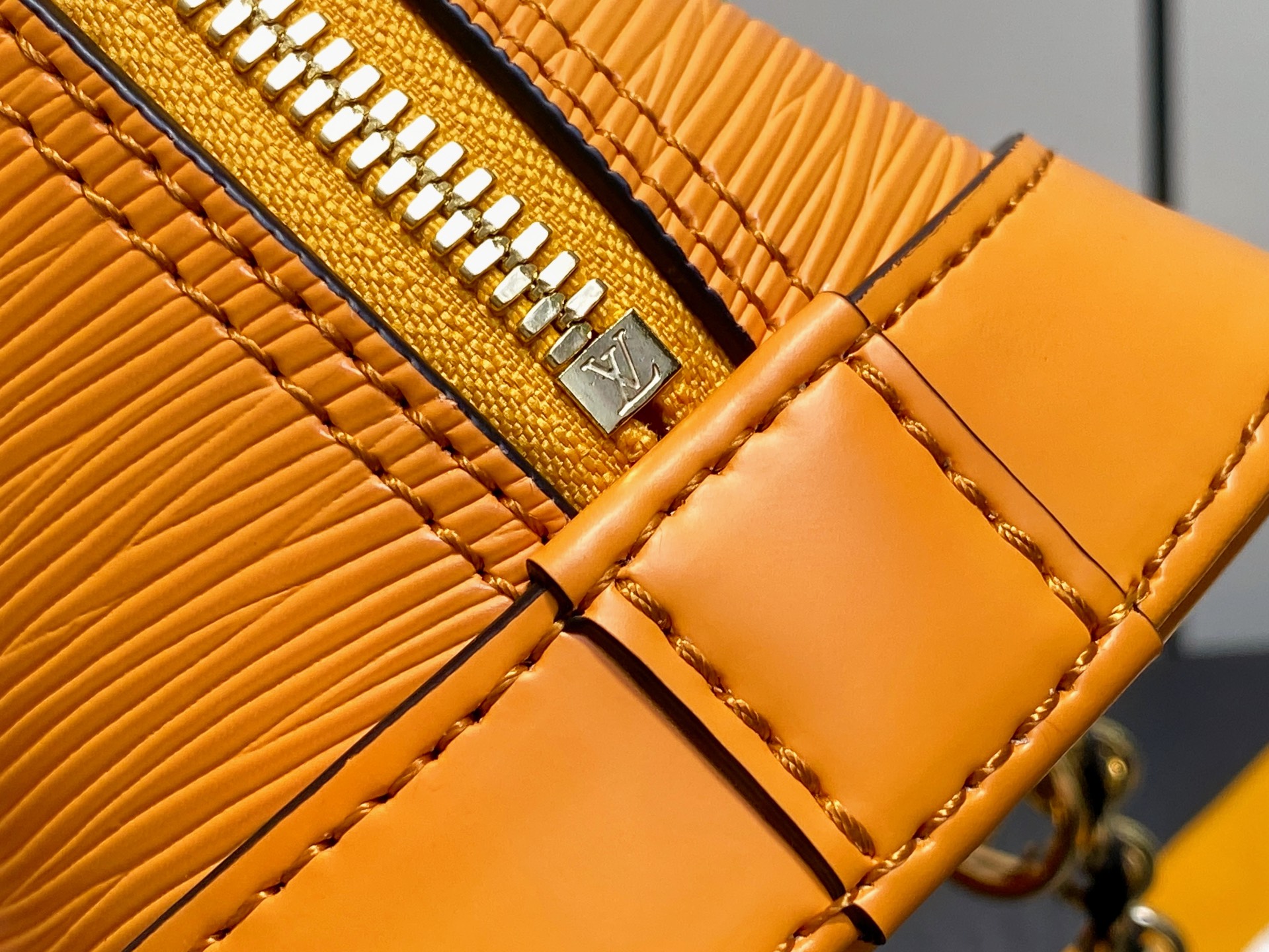 L*V Alma Mini(15 x 19.5 x 10CM)