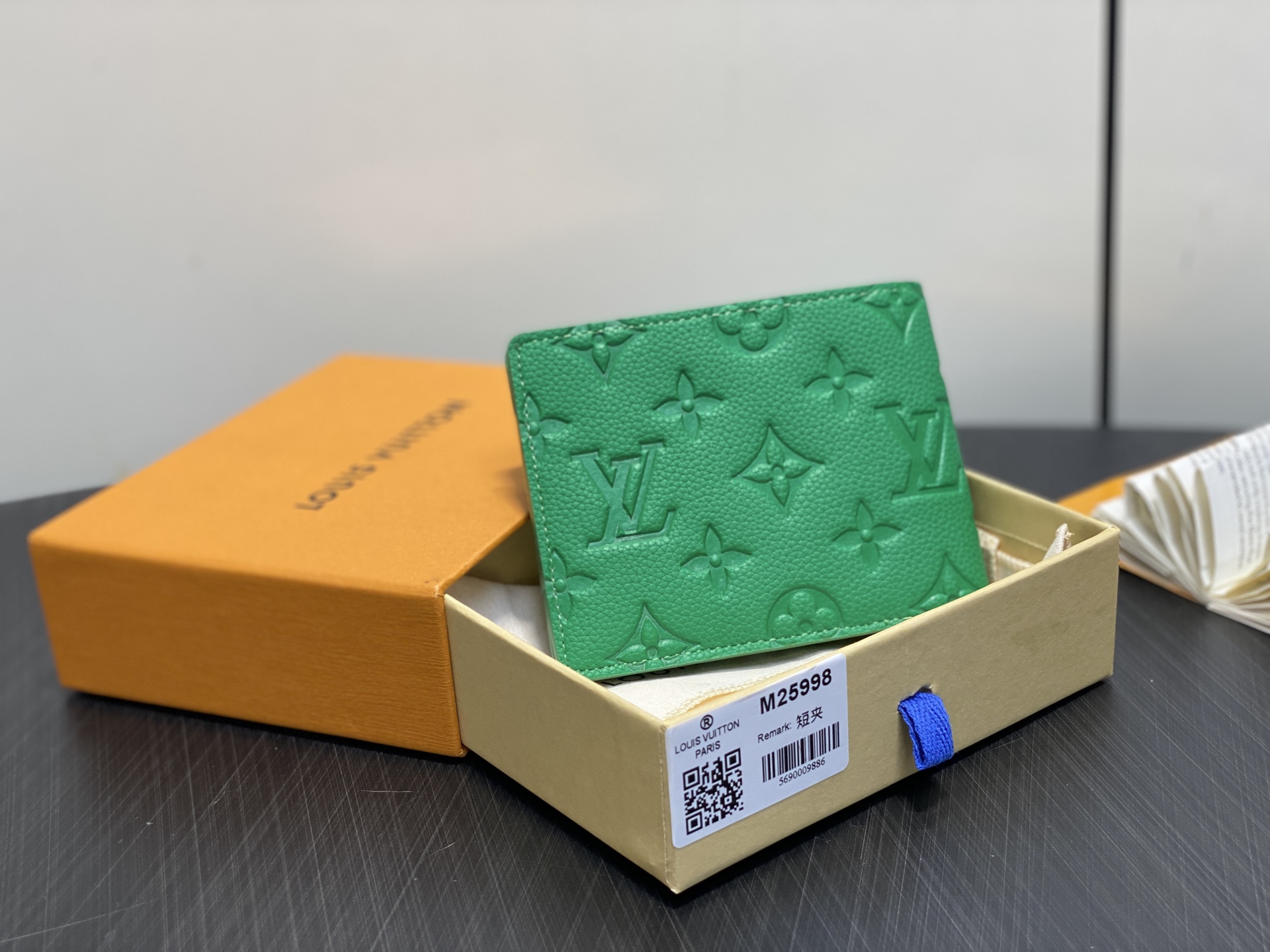 Louis Vu*tton Multiple Wallet(11.5 x 9 x 1.5CM)