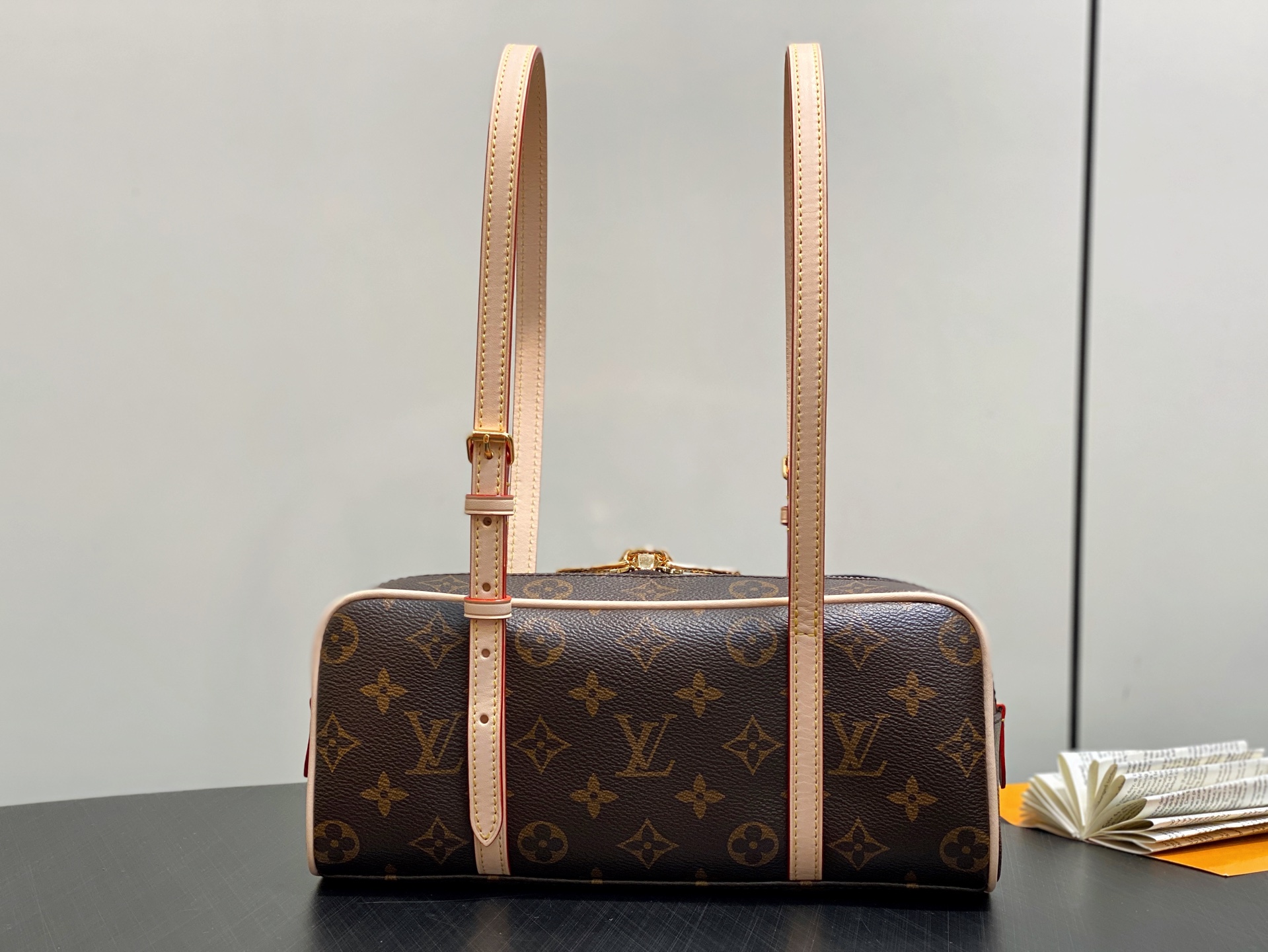 Lou*s Vuitton Hang On Bag(11.5 x 6.5 x 26CM)