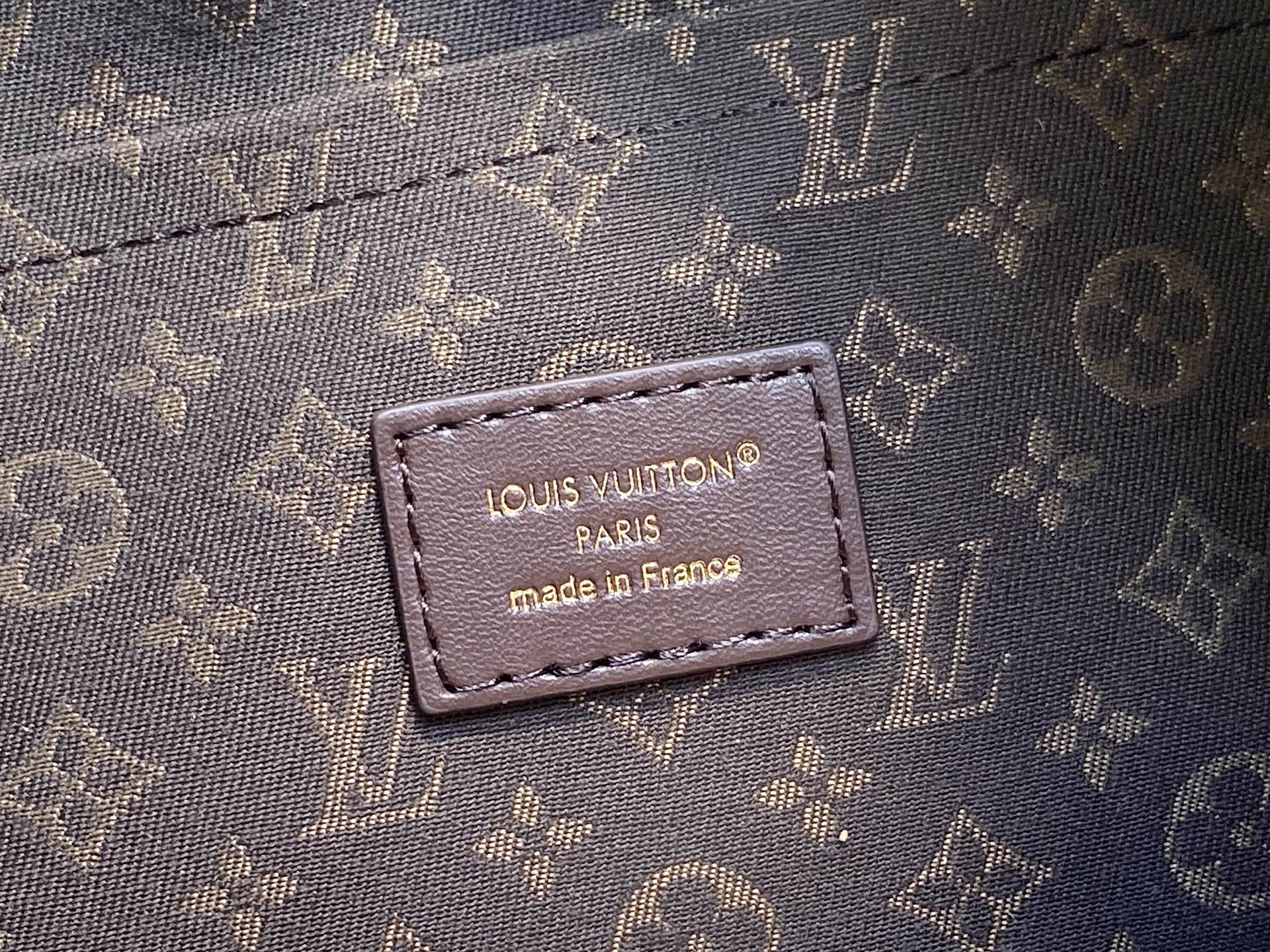 Lou*s Vuitton Express Lt Bag (24 x 18.5 x 36CM)