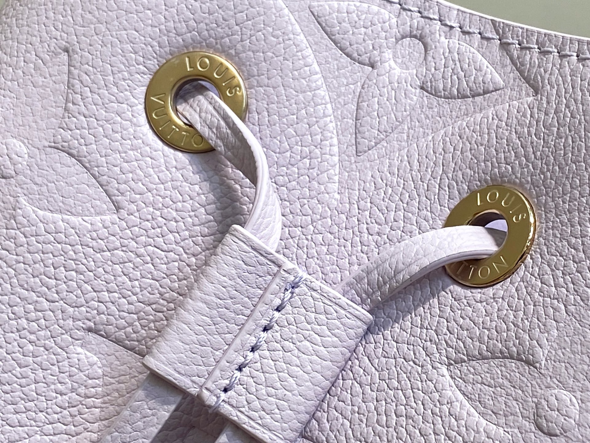 Lou*s Vuitton Dream Néonoé BB(20 x 20 x 13CM)