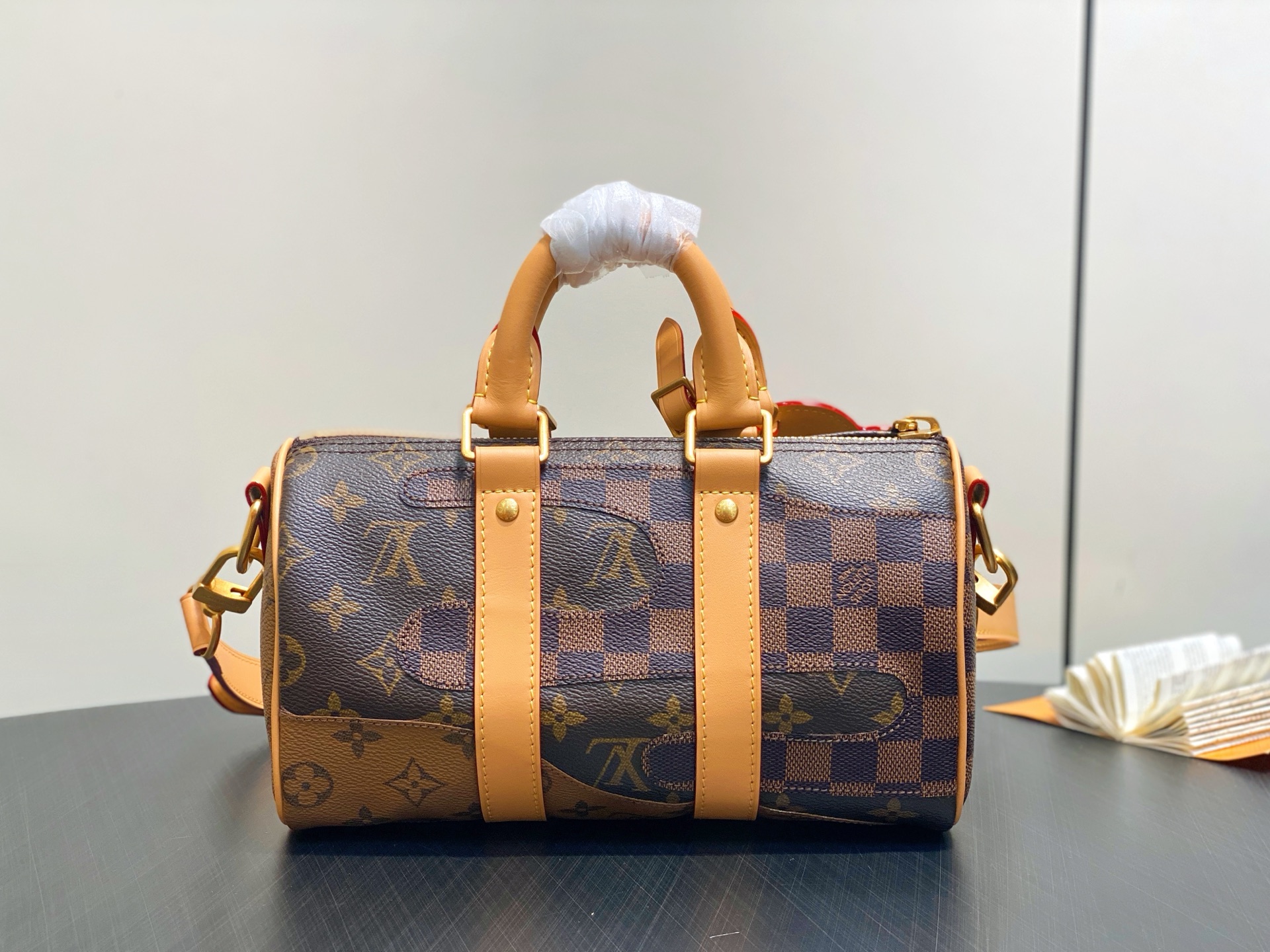 Louis Vuitto*n Keepall Bandoulière 25 (15 x 11 x 25CM)