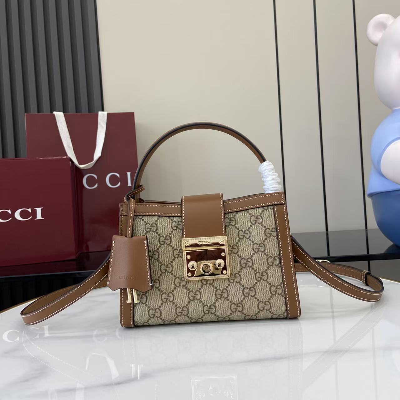 Gucc* Padlock Shoulder Bag(20*13*8CM)