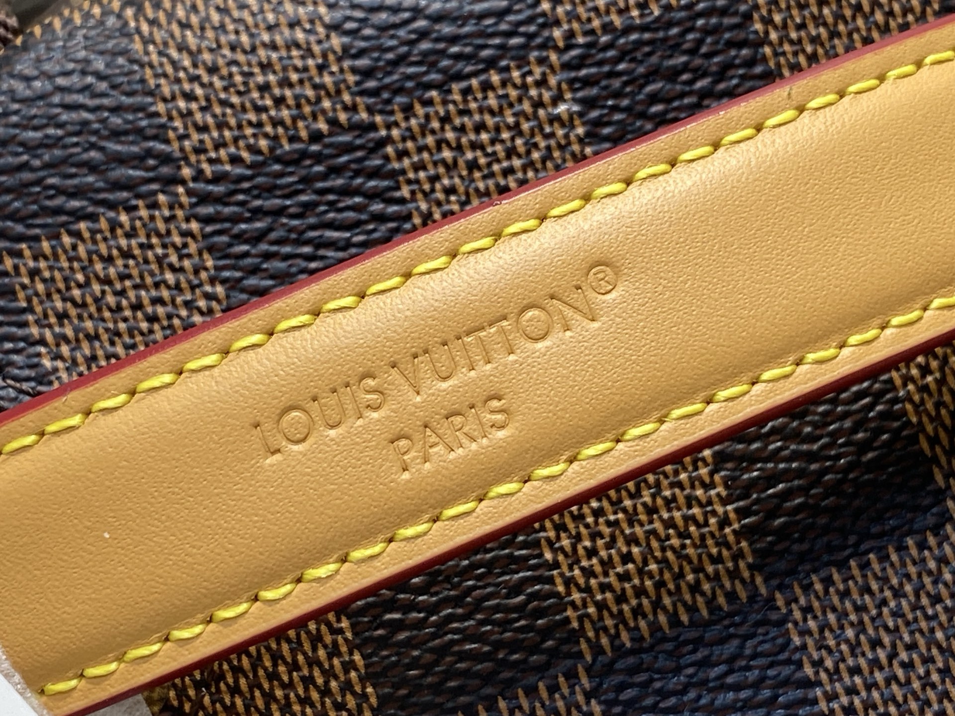 Louis Vu*tton Discovery Backpack( 29x 38x 20CM)