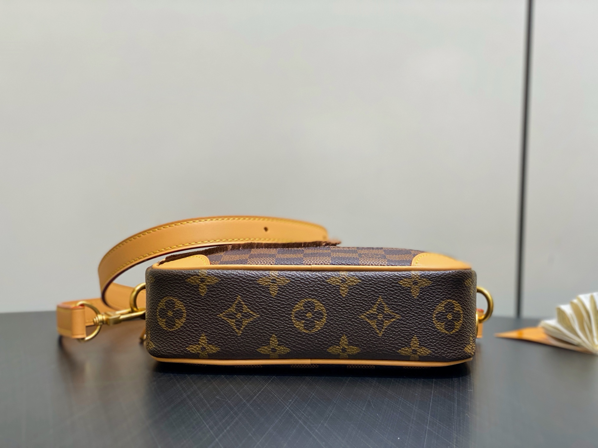 Lou*is Vuitton Trocadéro Bag (13 x 6.5 x 20CM)