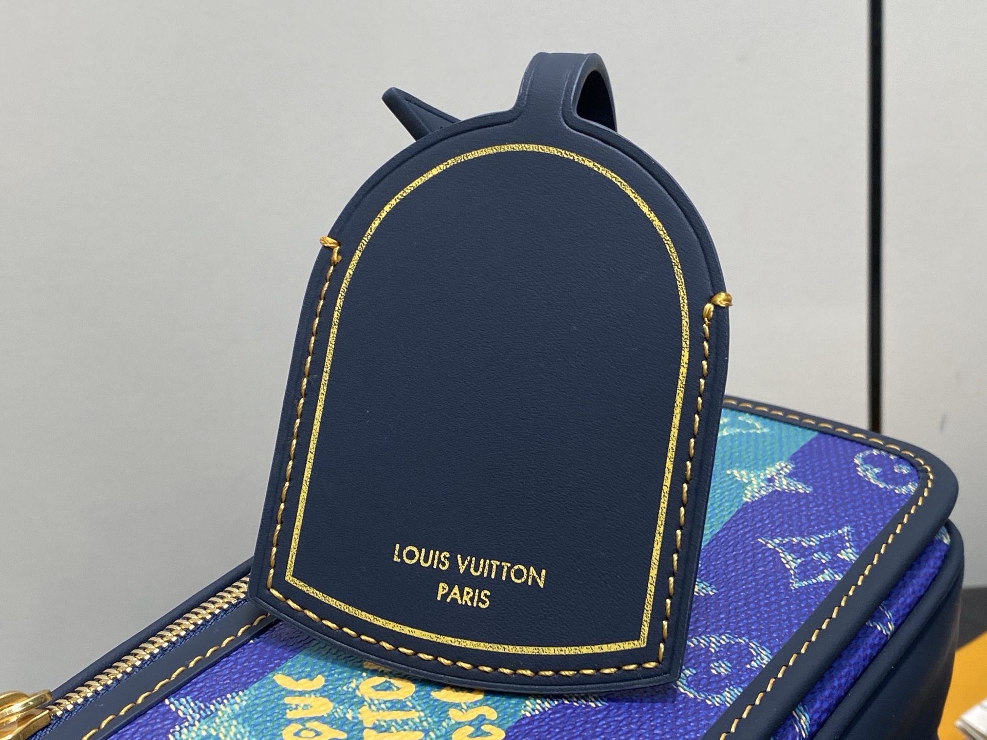 Lou*s Vuitton Bosphore Bag ( 12 x 7 x 19CM)