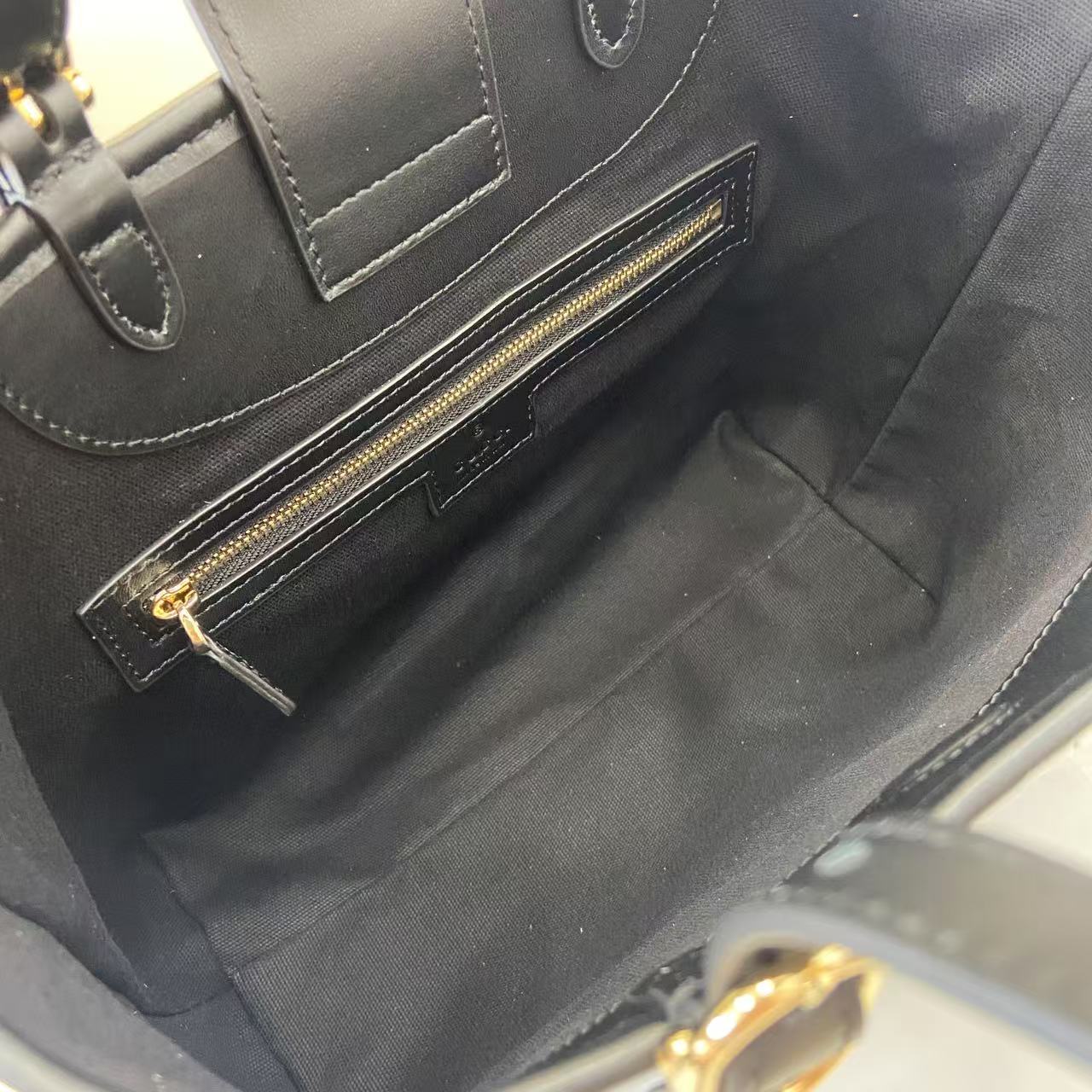 Gucc* GG Emblem Tote(25*20*10CM)