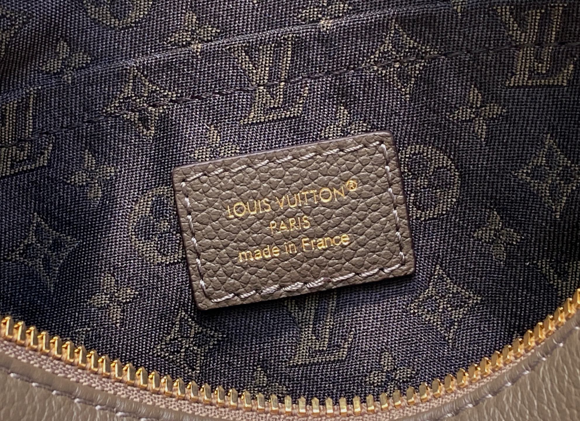 Lou*s Vuitton Express Bag (17 x 13.5 x 26CM)