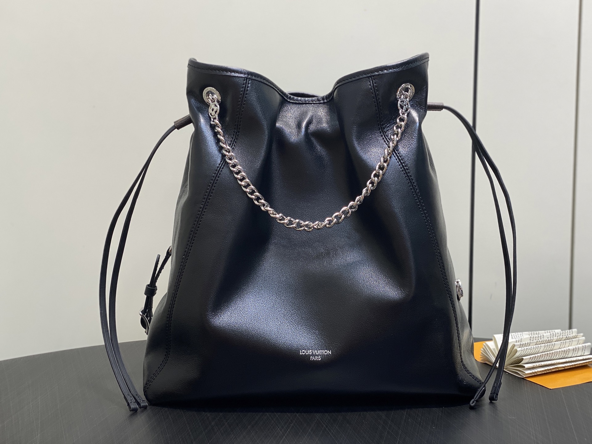 Lou*is Vuitton Off Duty Bag (24 x 11.5 x 33CM)