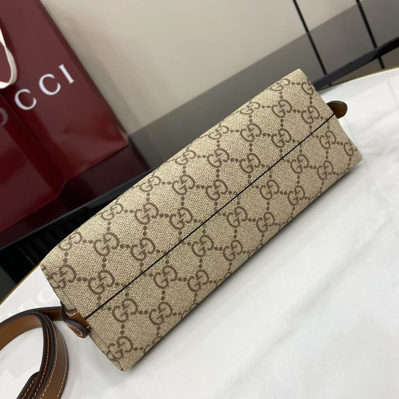 Gucc* GG Emblem Bag(22*14*8CM)