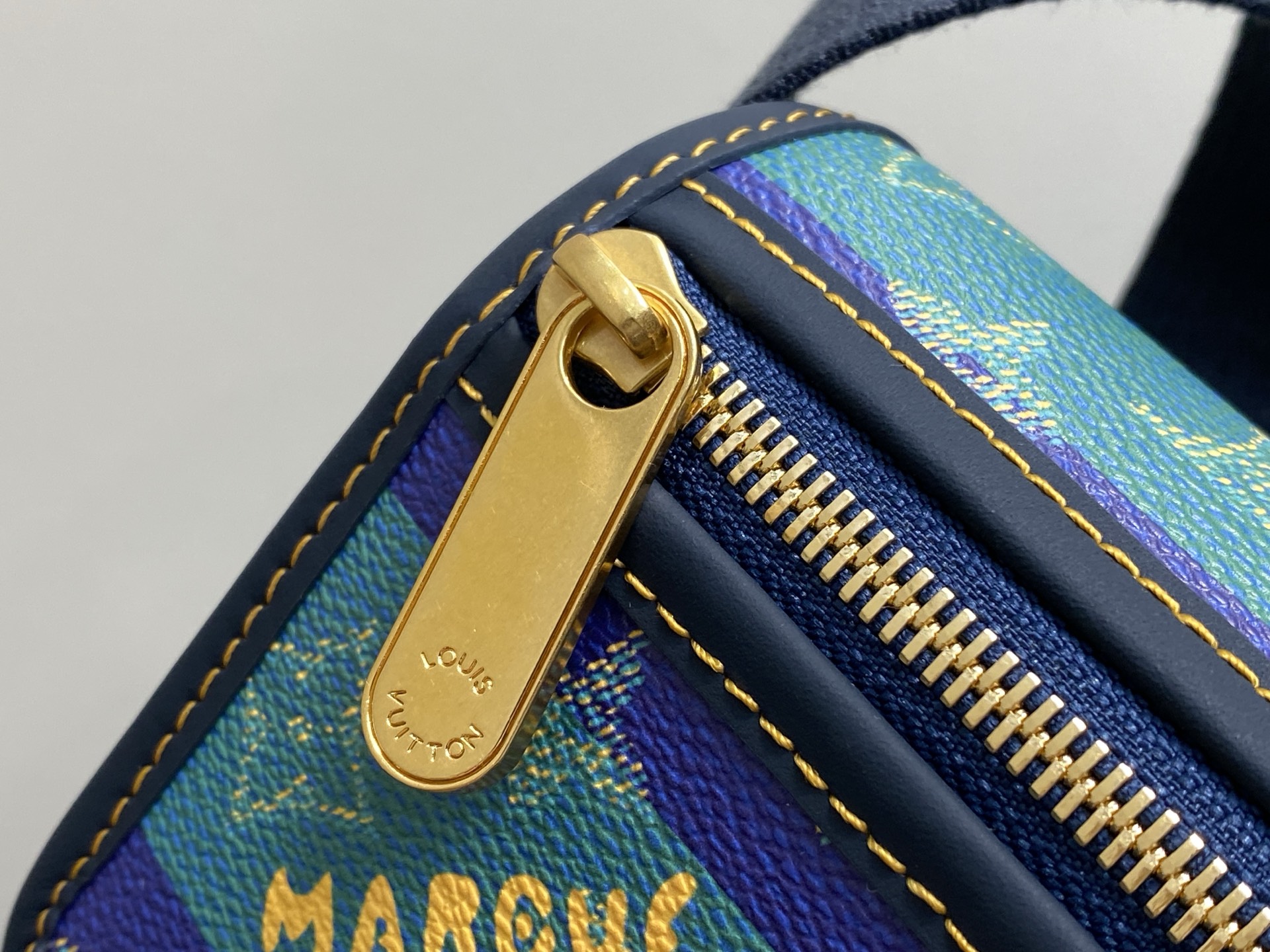 Lou*s Vuitton Bosphore Bag ( 12 x 7 x 19CM)