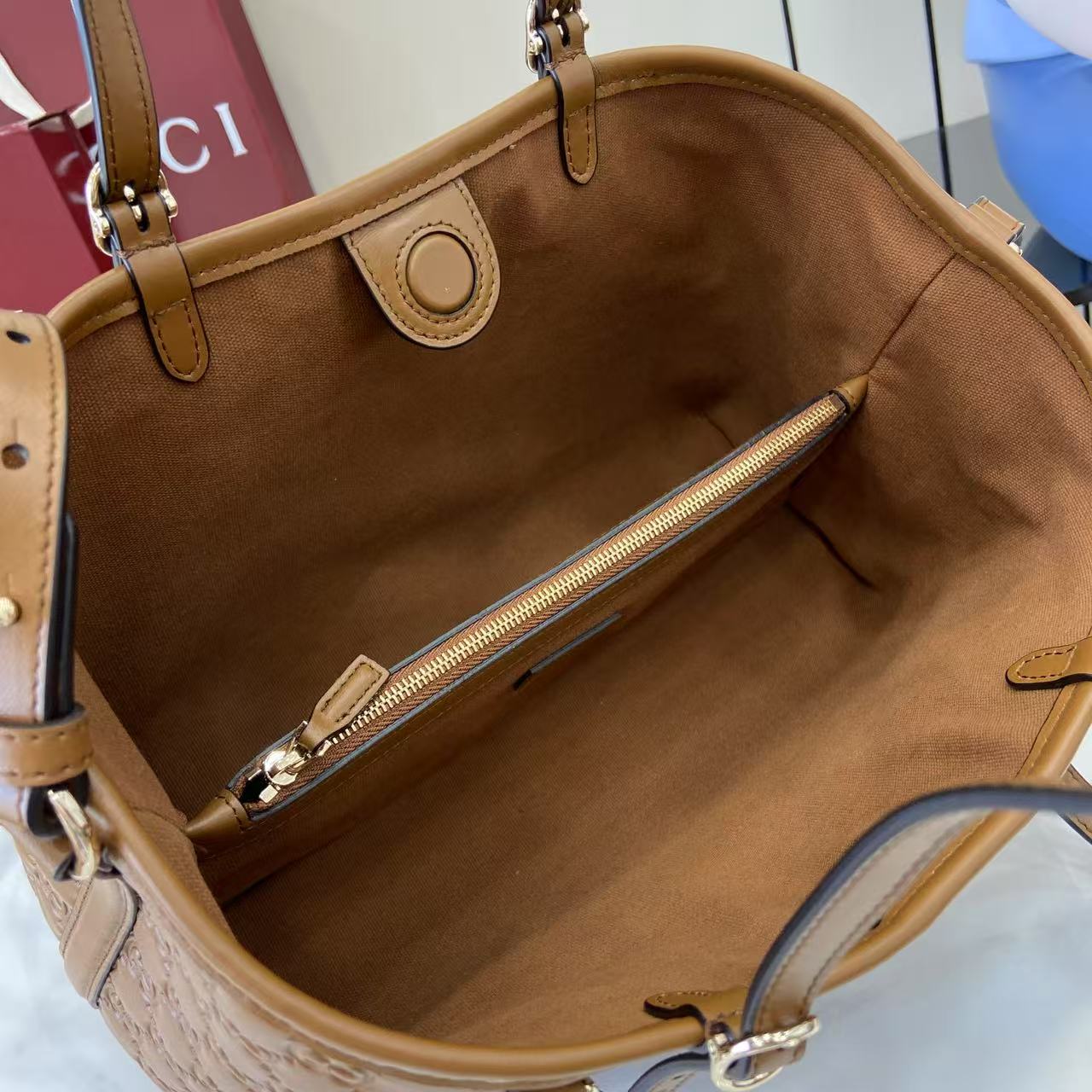 Gucc* GG Emblem Tote(30*18*11CM)