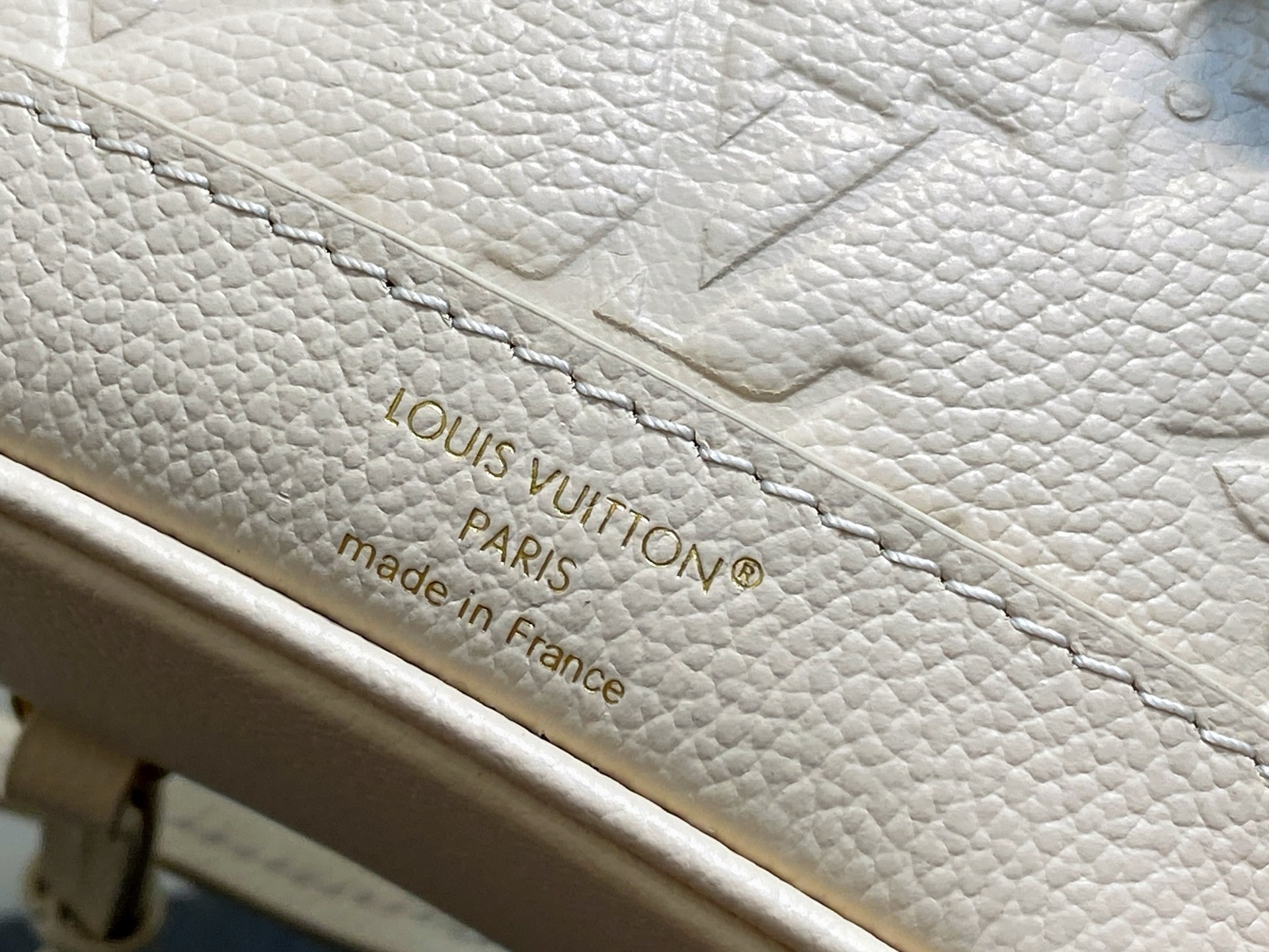 Louis Vu*tton Nano Noé Backpack( 19 x 15 x 10CM)