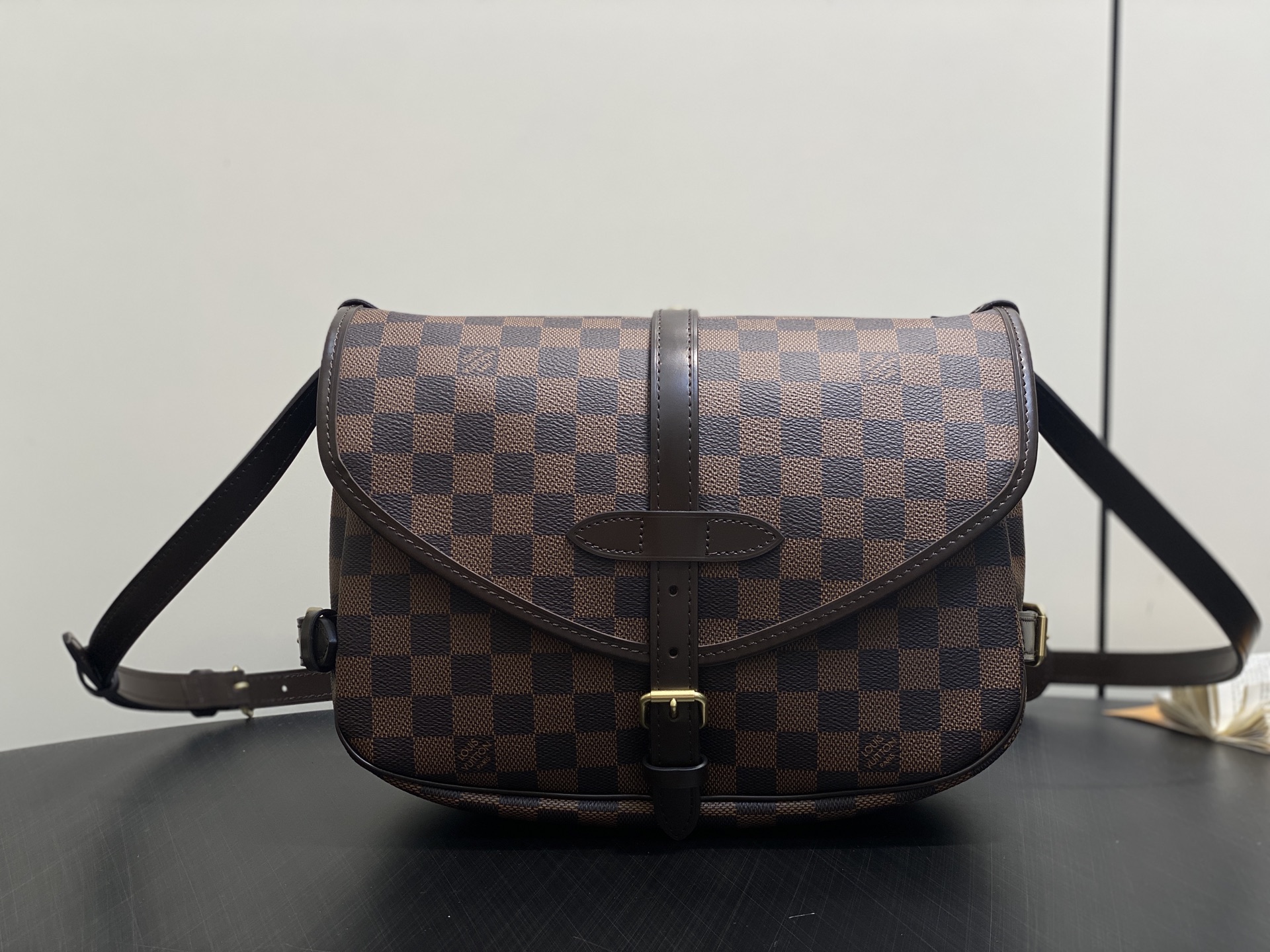 Lou*s Vuitton Saumur Bag ( 28x11x2CM)