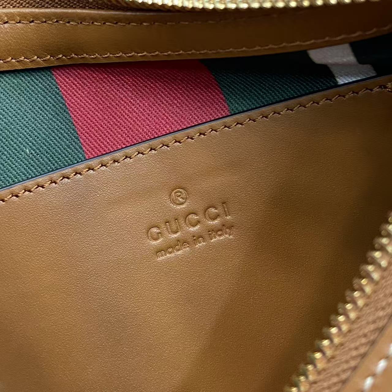 Gucc* GG Emblem Bag(22*14*8CM)