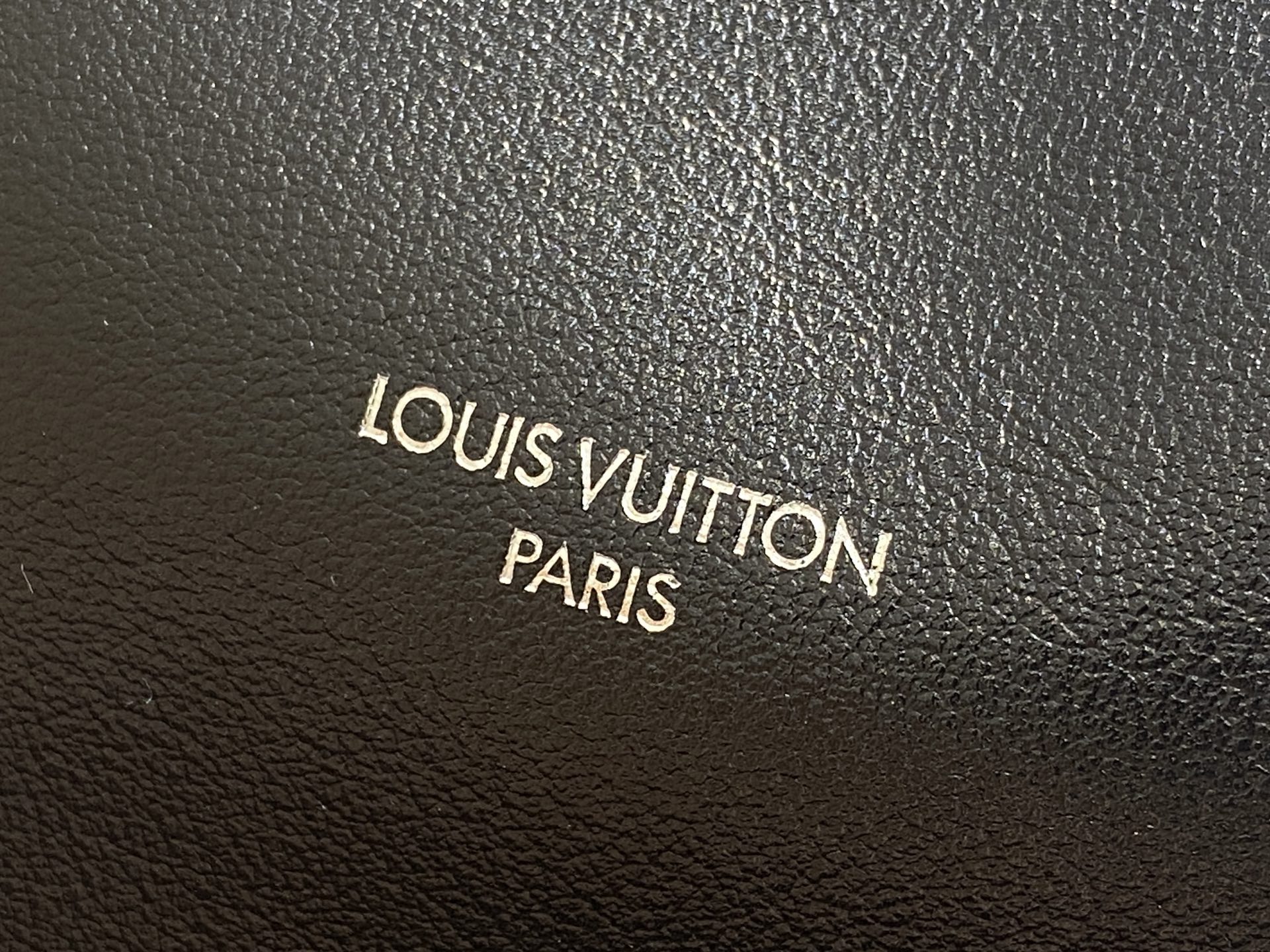 Lou*is Vuitton Off Duty Bag (24 x 11.5 x 33CM)
